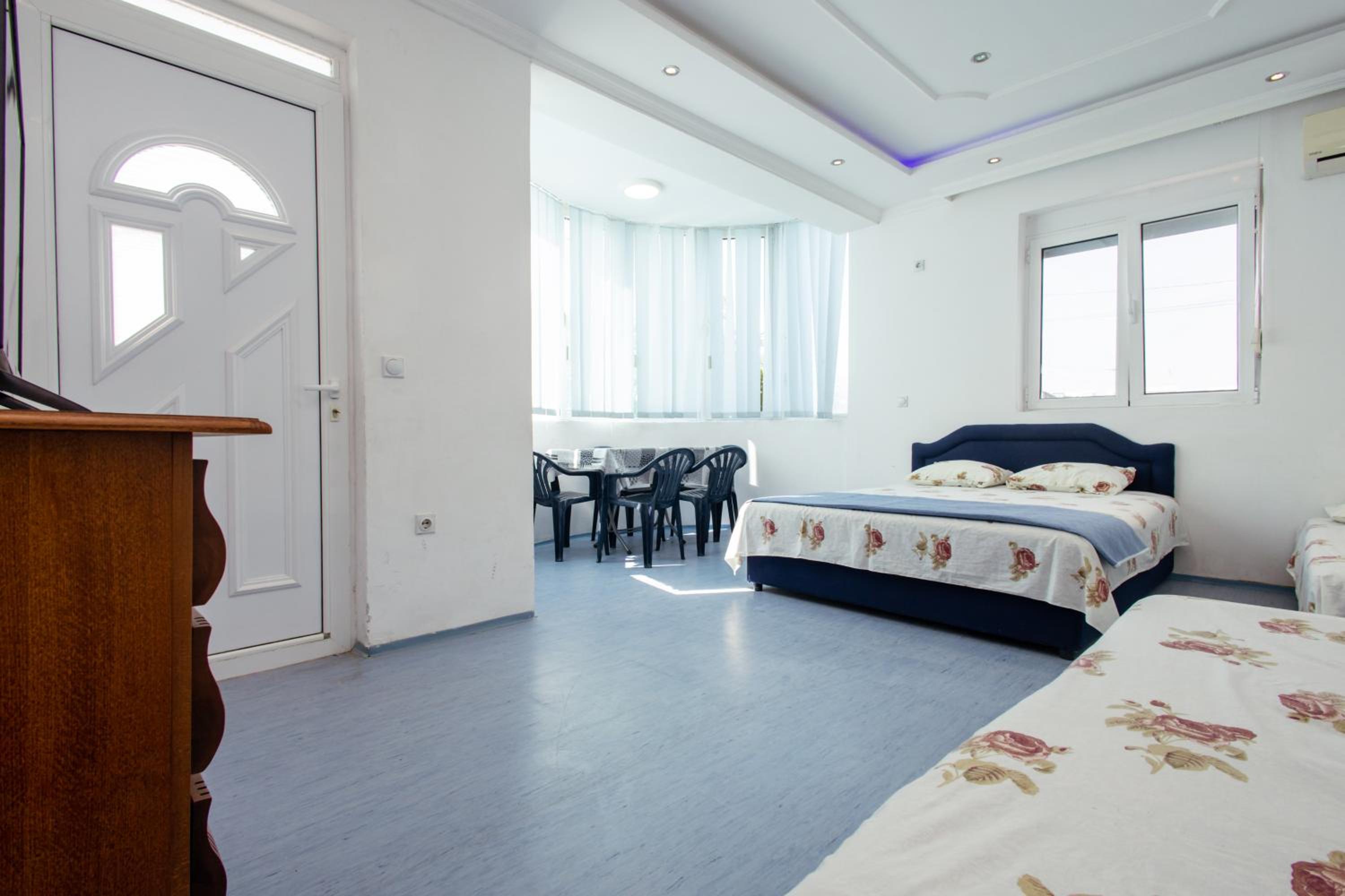 Kraja Apartments