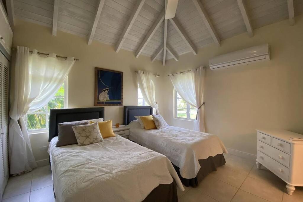 Luxury 3 Br 3 Bth Townhouse in Gated Community