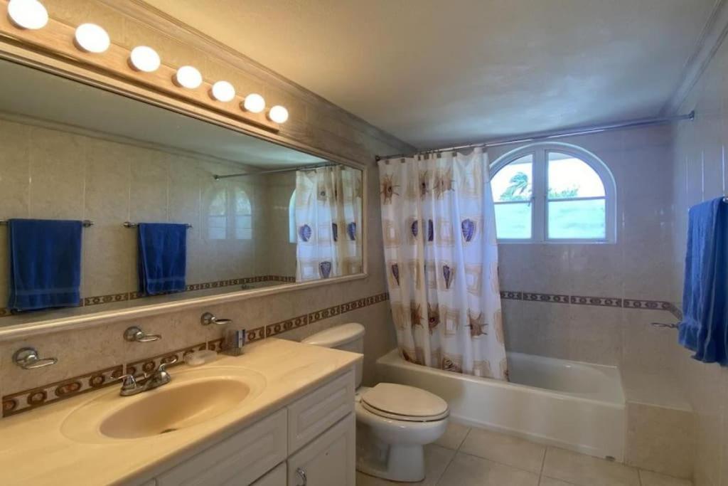 Luxury 3 Br 3 Bth Townhouse in Gated Community