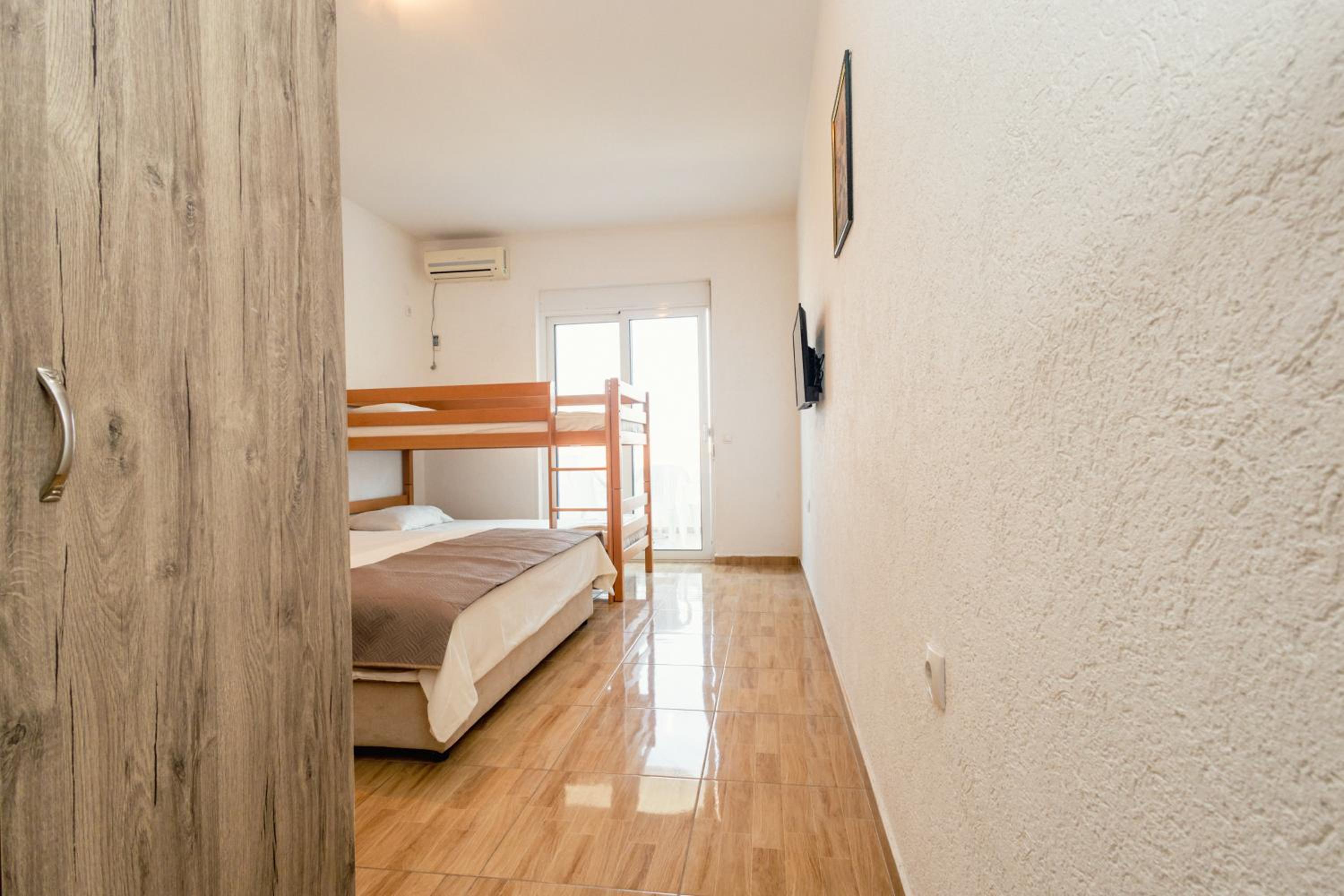 Kraja Apartments