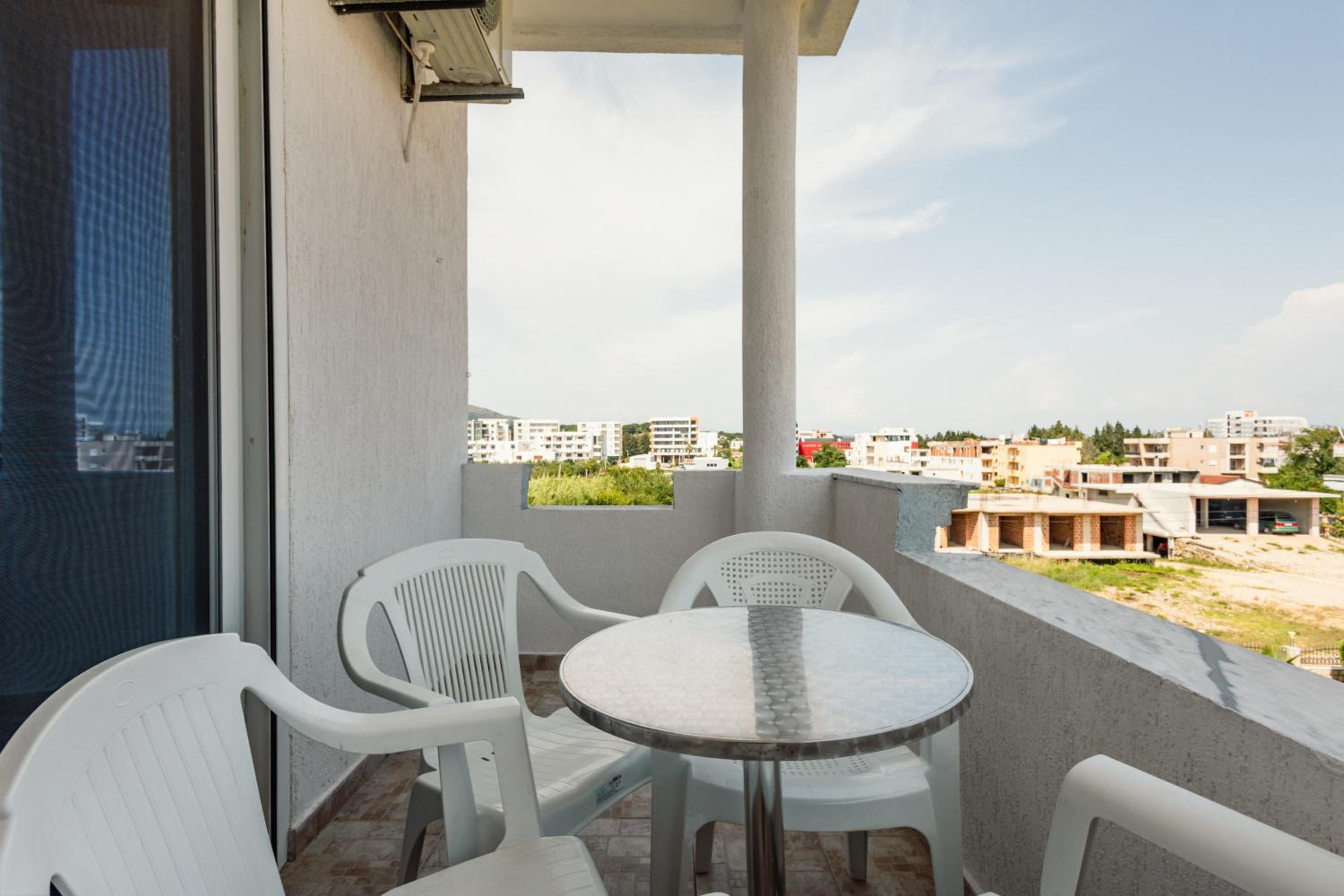 Kraja Apartments