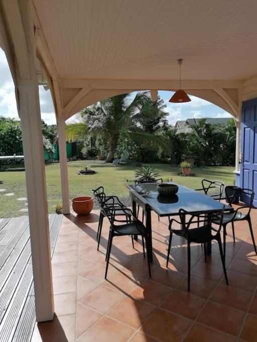 Villa Pakala au Diamant-jolie villa avec piscine et jardin