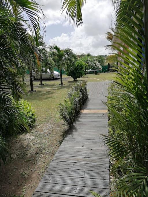 Villa Pakala au Diamant-jolie villa avec piscine et jardin
