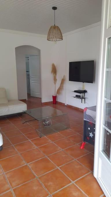 Villa Pakala au Diamant-jolie villa avec piscine et jardin