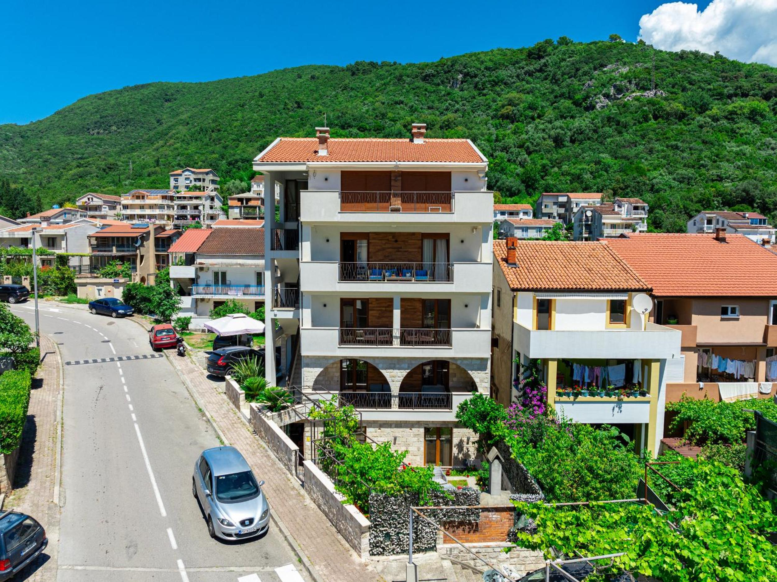 Buba Apartments
