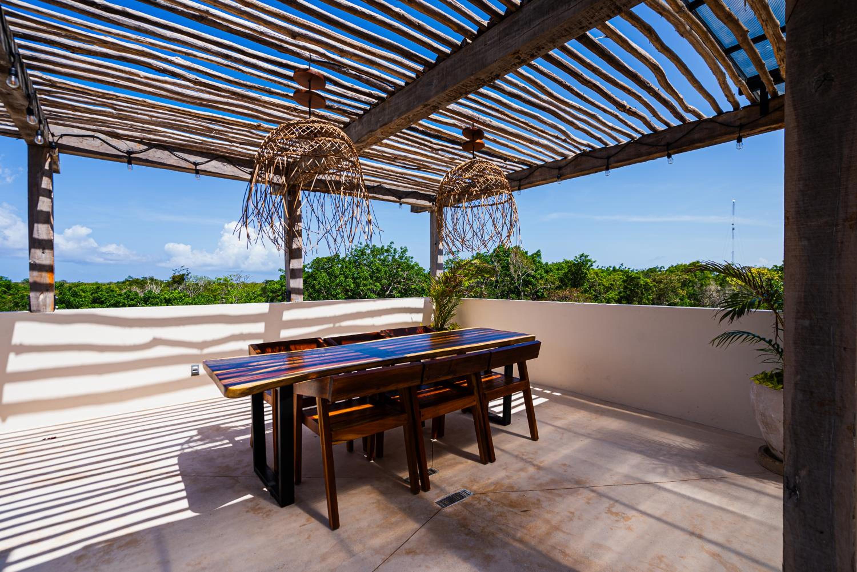 Penthouse with private jungle, pool, downtown