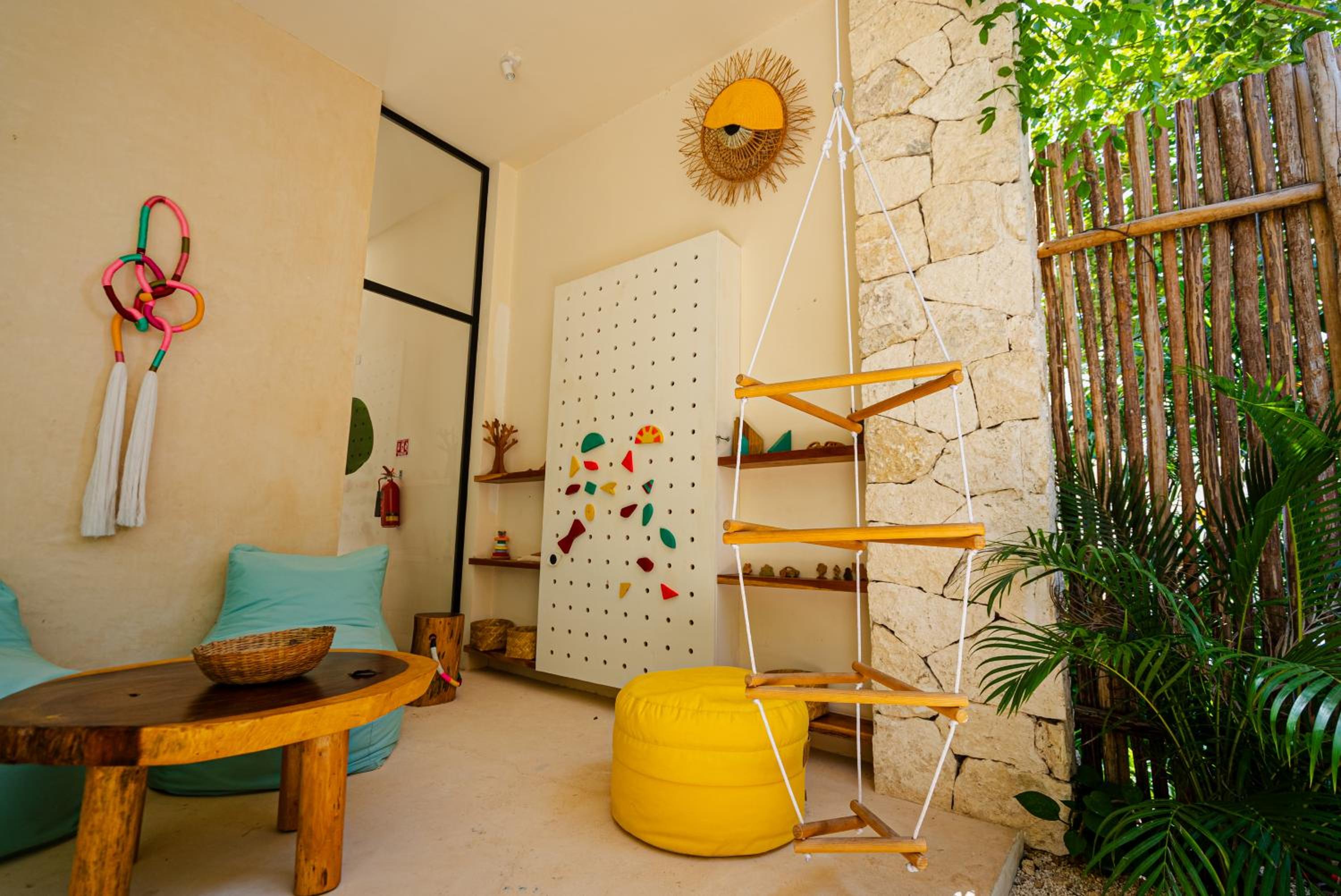 Penthouse with private jungle, pool, downtown
