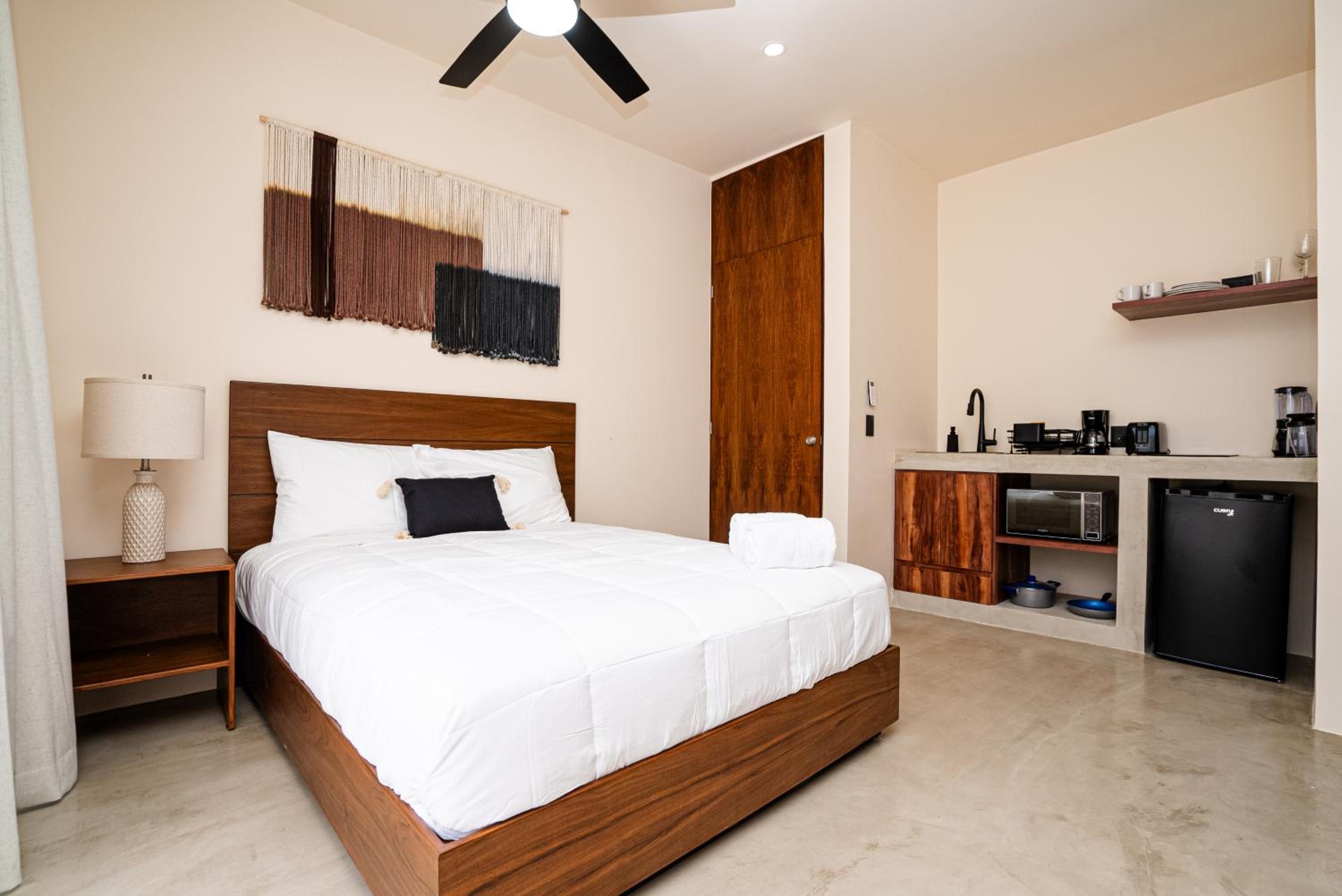 Penthouse with private jungle, pool, downtown