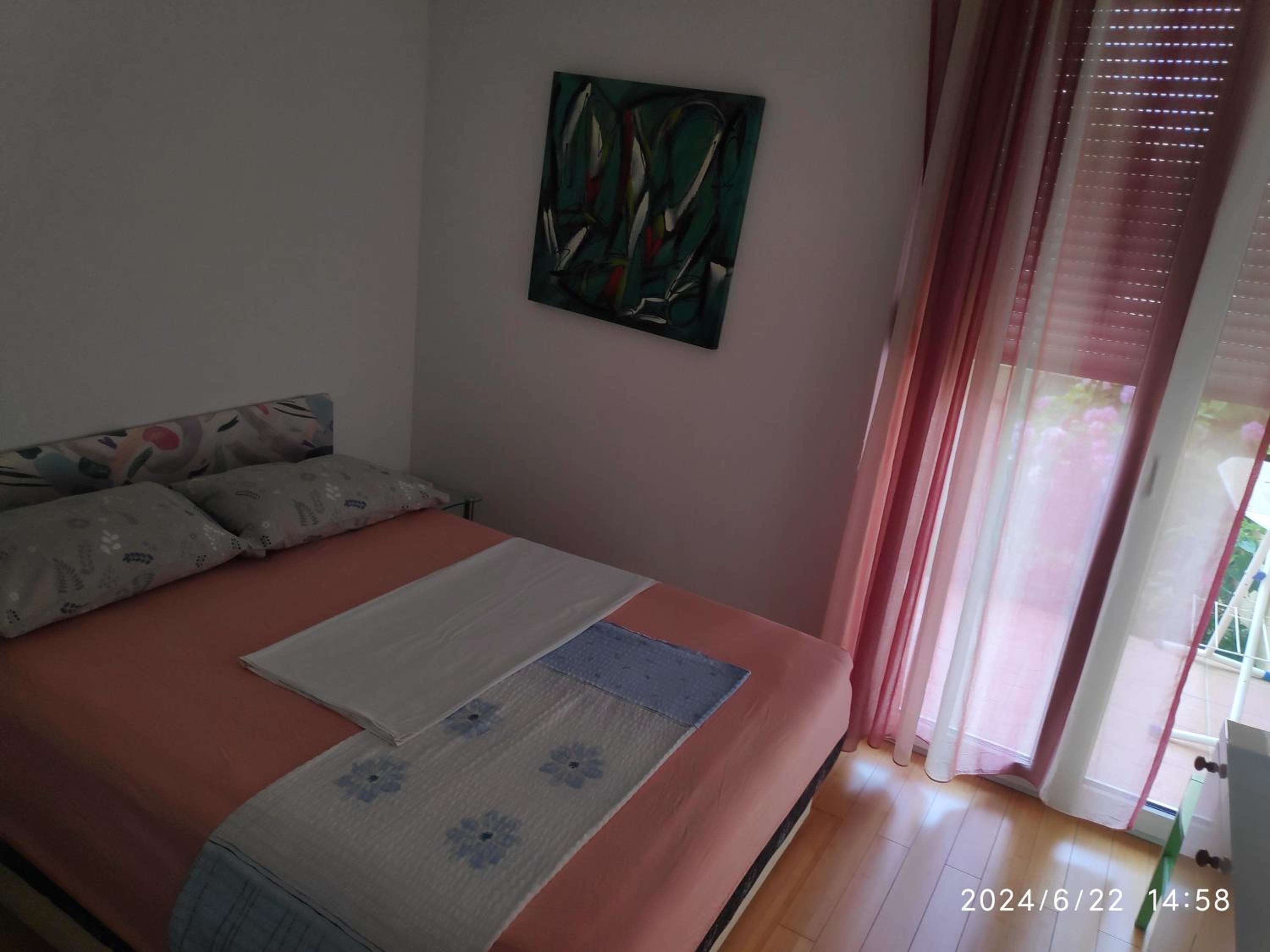 Spacious apartment with big garden near beach photo 4