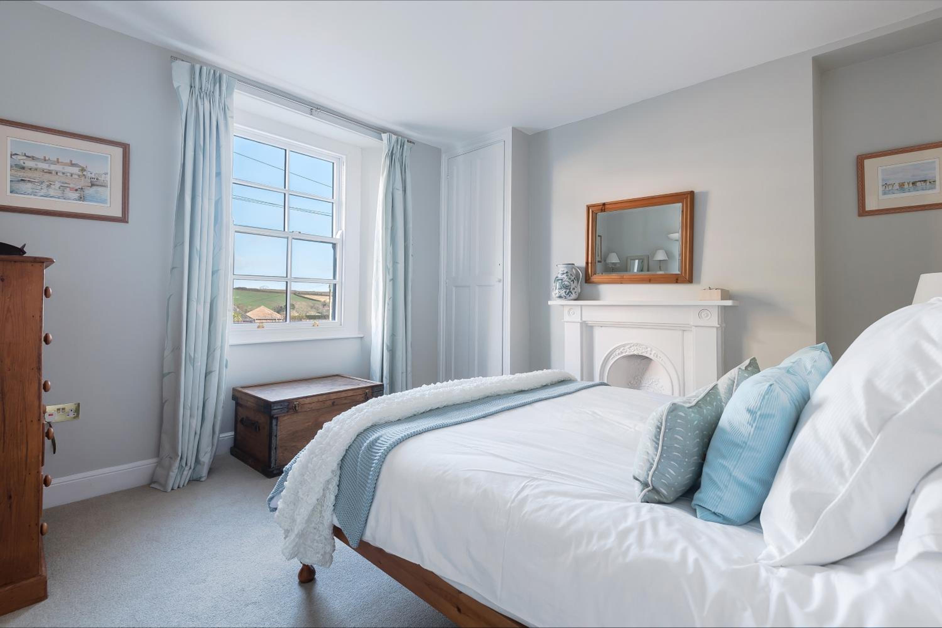 Dorset House, Salcombe, with Free Parking
