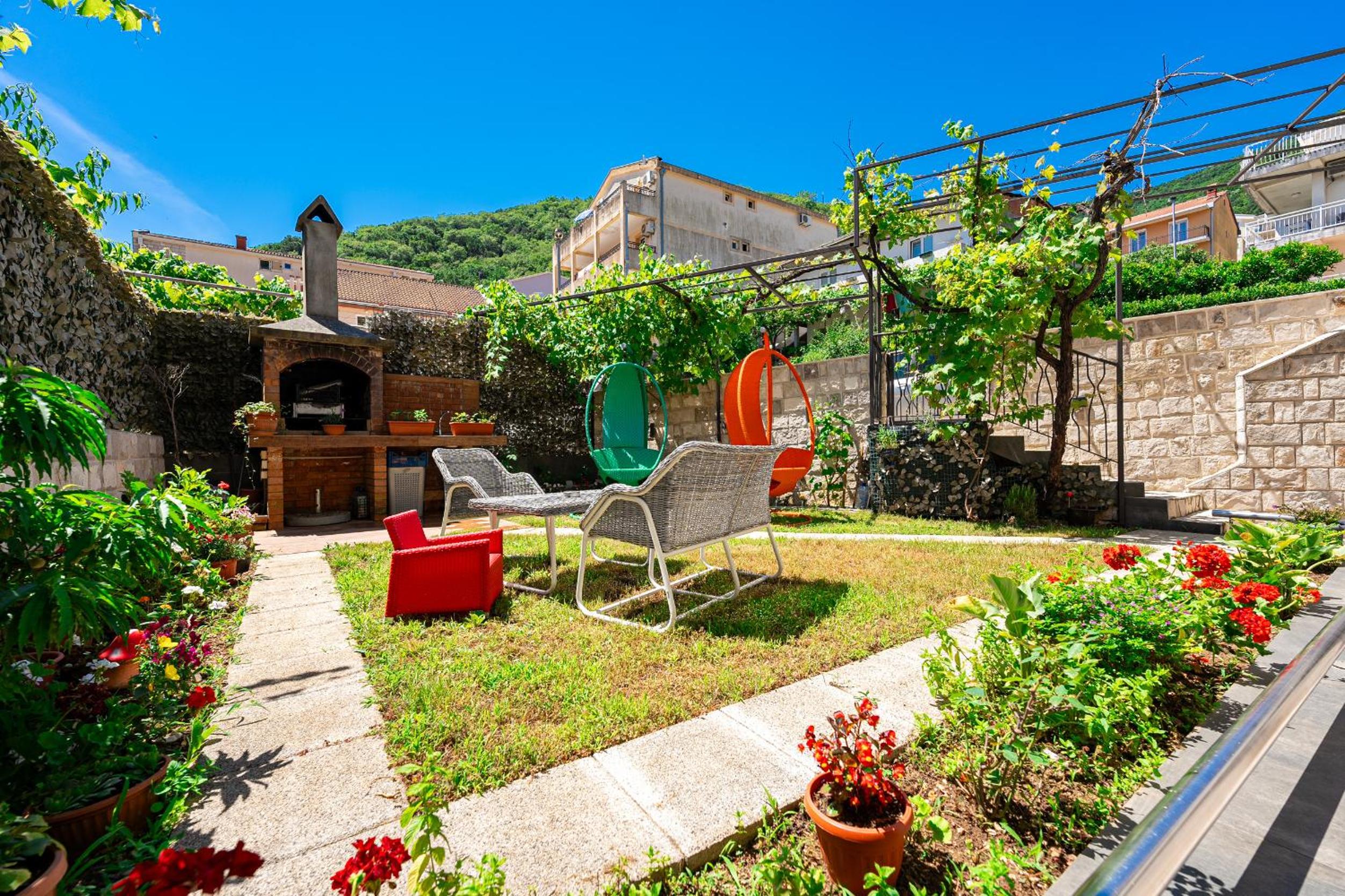 Buba Apartments