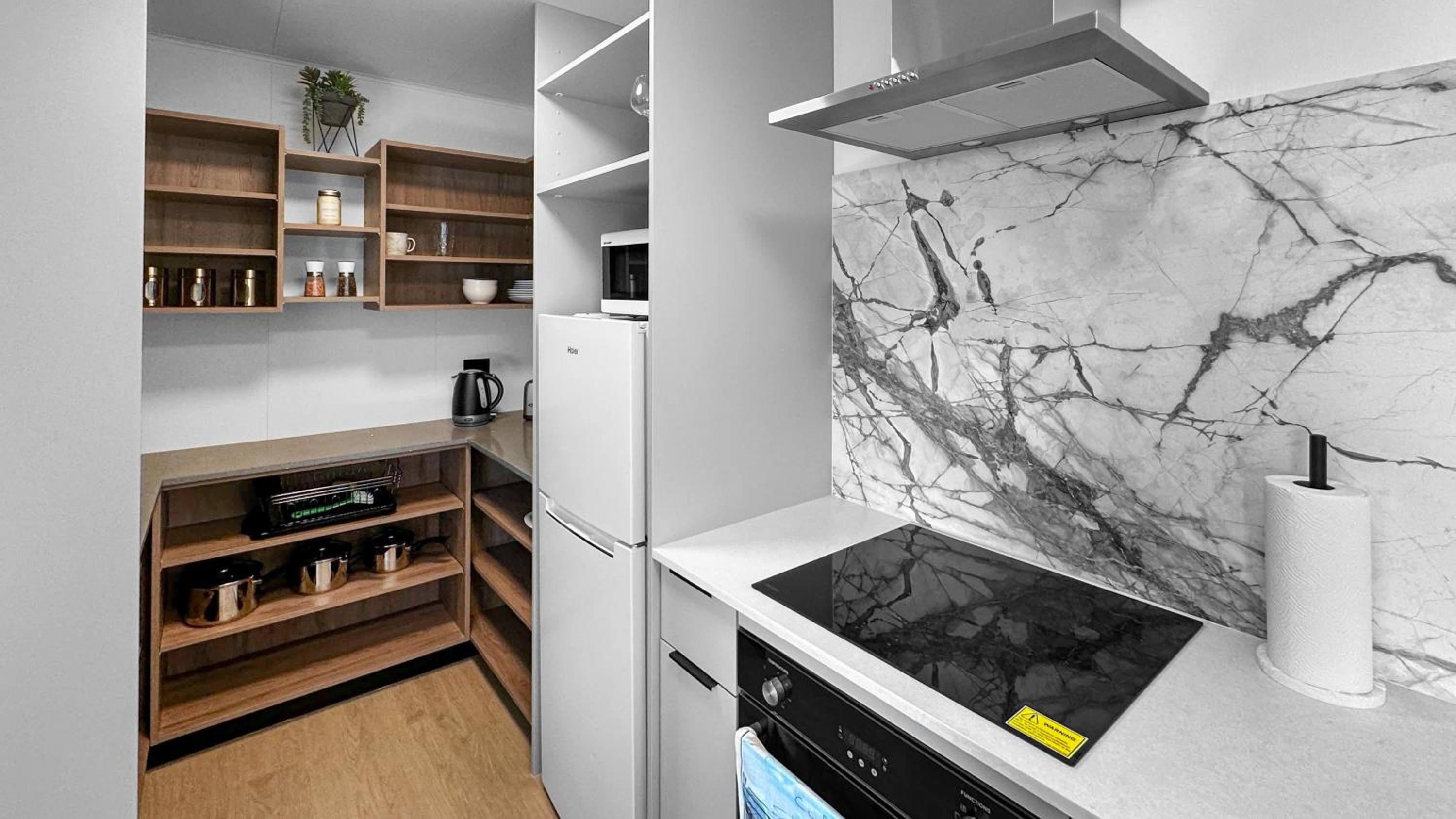 Epsom Luxury l Newly Built l Amazing 2bed Apt view 5
