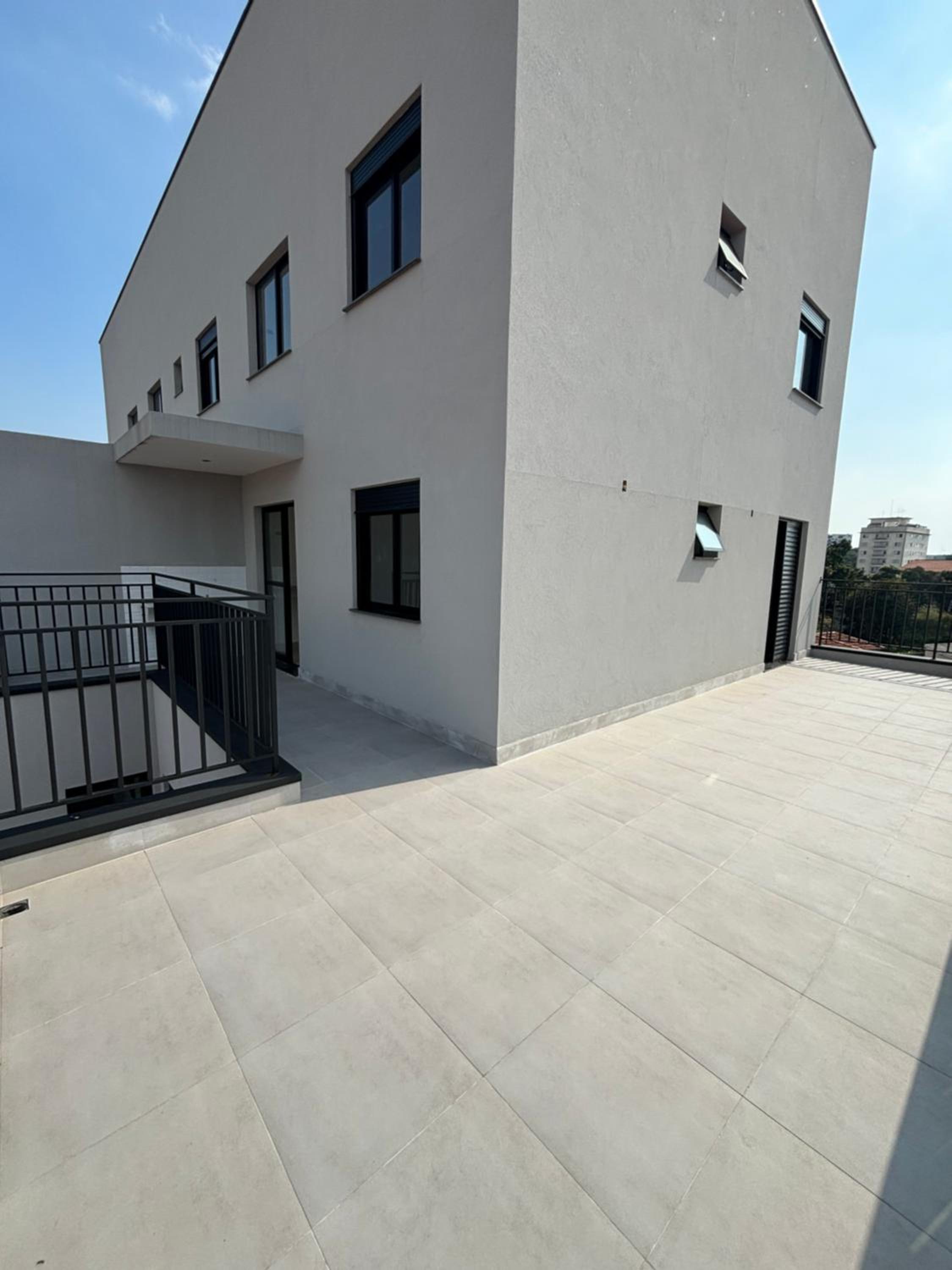 Condominio IPE ROXO