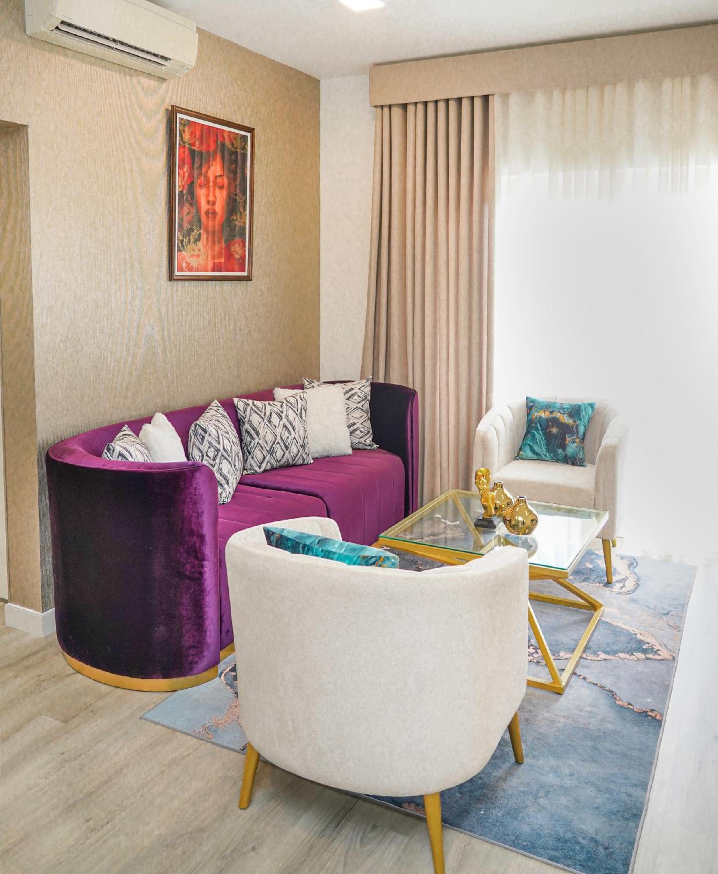 Hotel Fairway Velvet Vista 3 Bedroom Apartment with Pool and Gym - Image 1