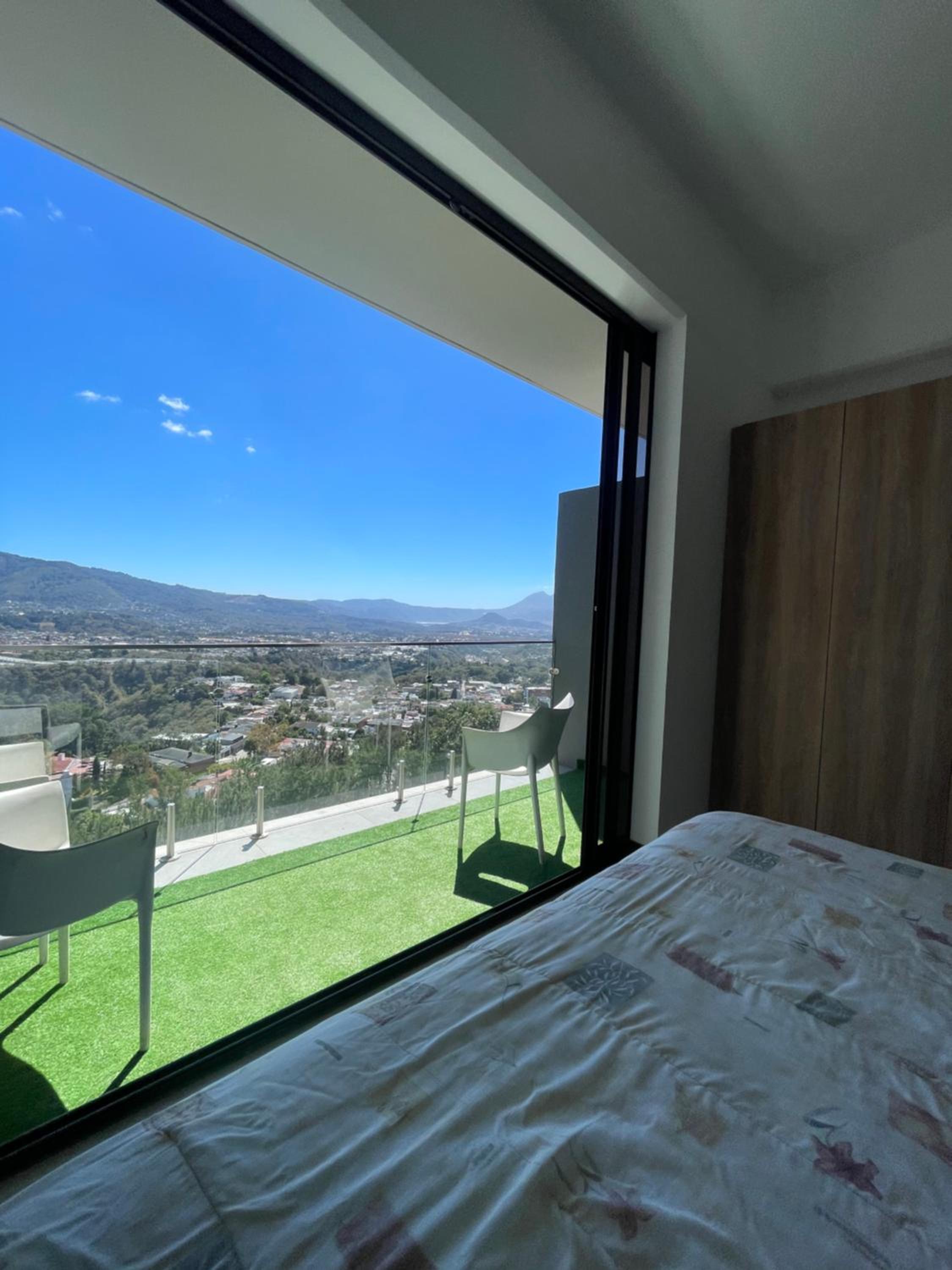 Balcón con vista al lago 1017