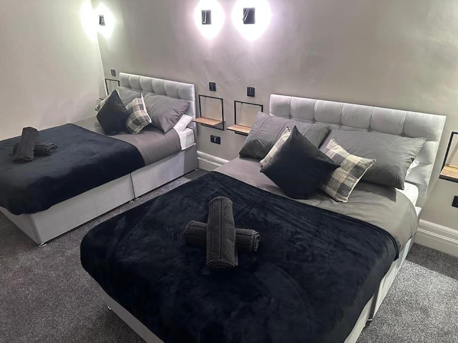 Stunning Sea View Apartment With Balcony & Parking view 3
