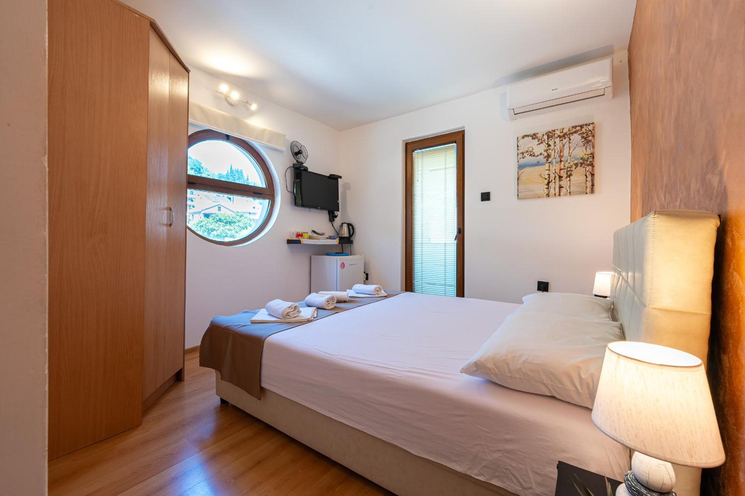 Buba Apartments