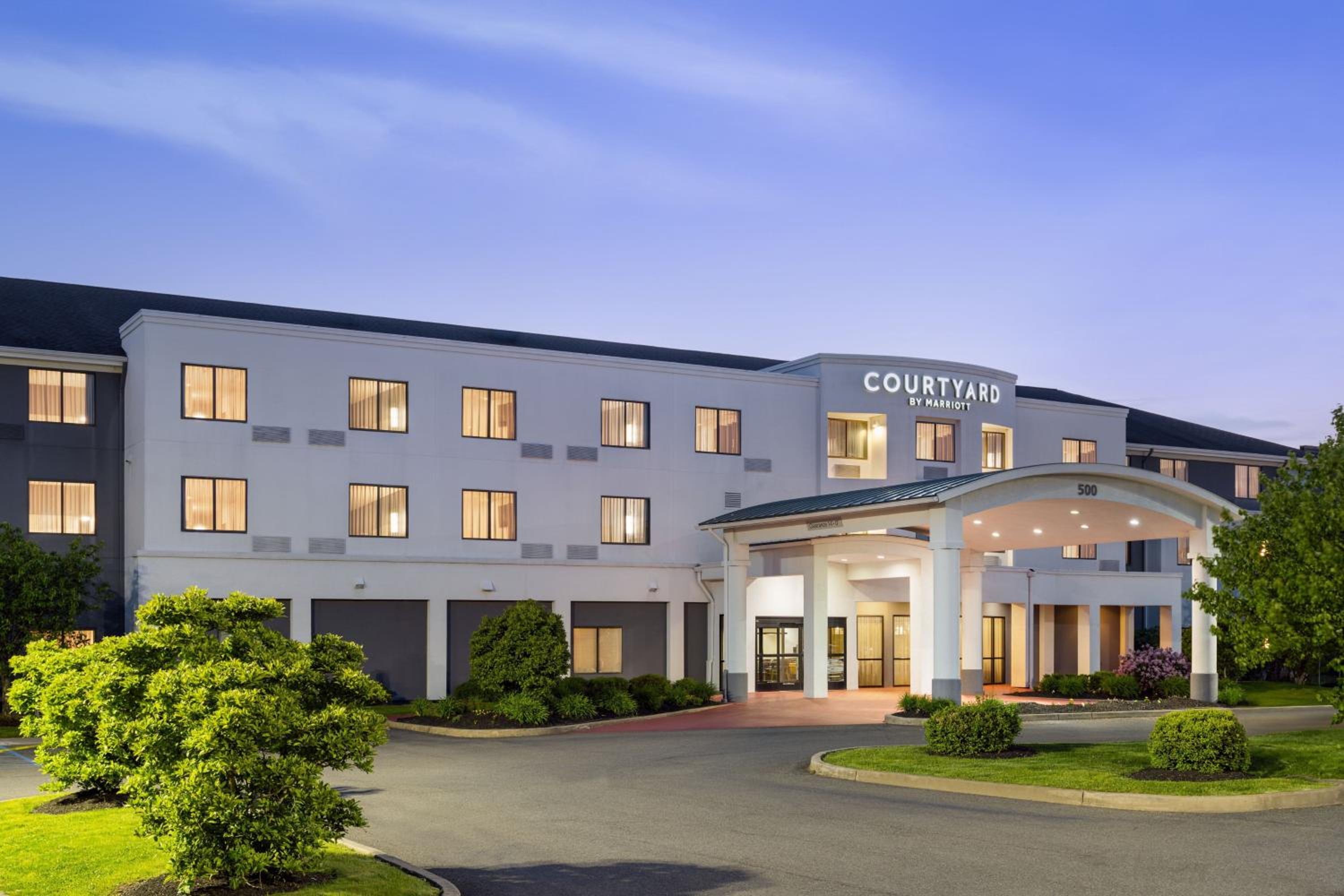 Kingston Vacations - Courtyard by Marriott Kingston - Property Image 43