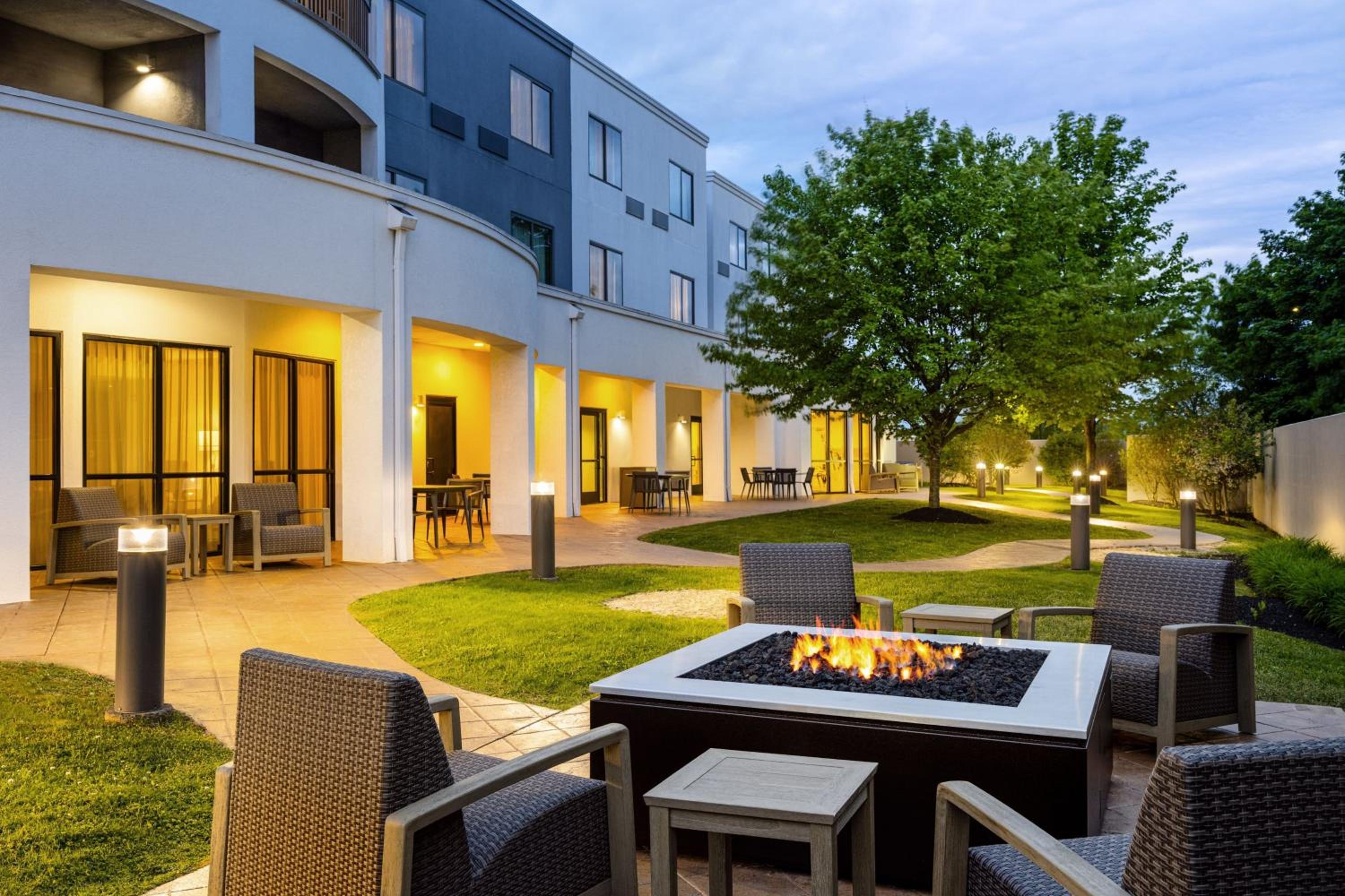 Kingston Vacations - Courtyard by Marriott Kingston - Property Image 38