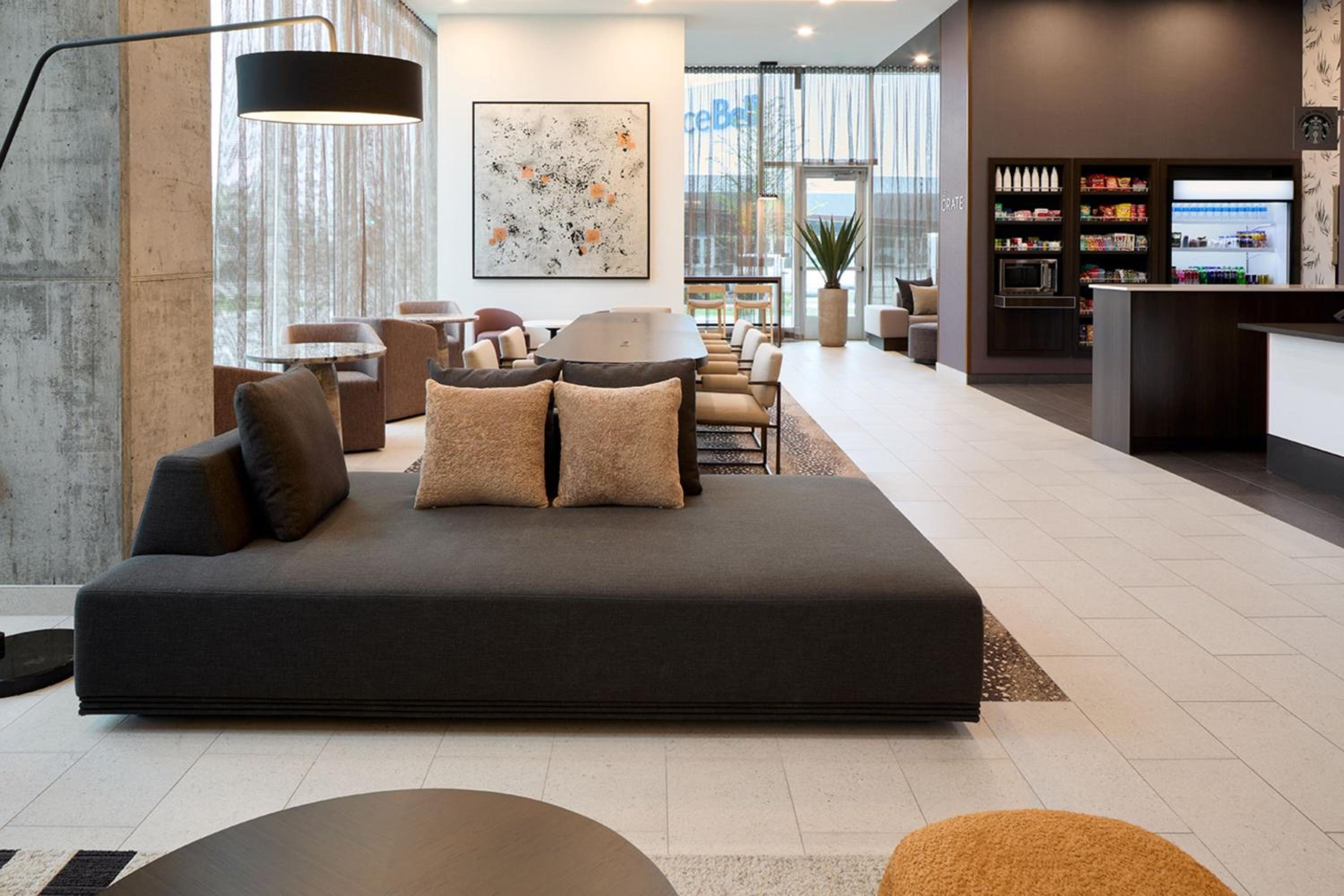 Courtyard by Marriott Montreal Laval - Property Image 4