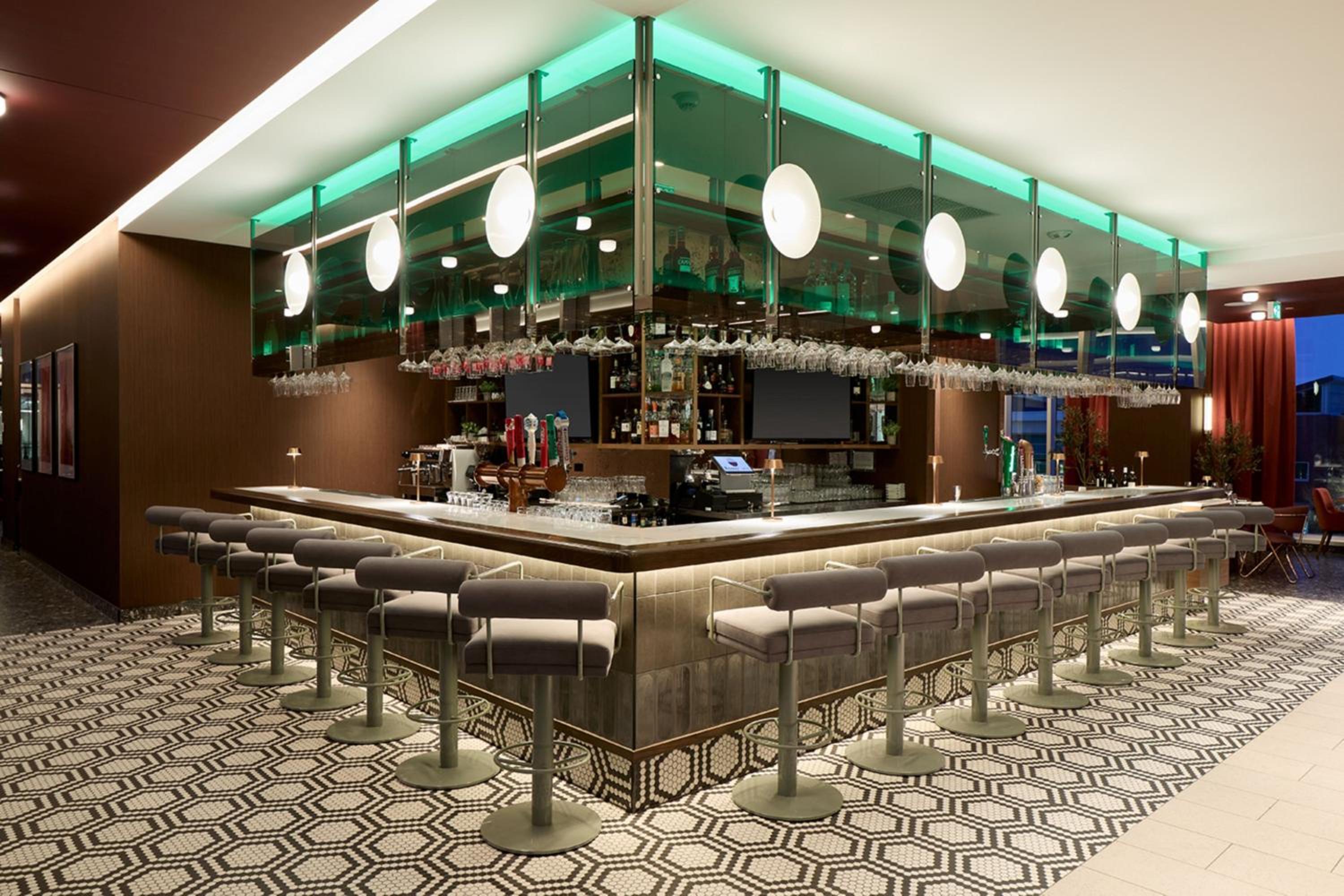 Montreal Vacations - Courtyard by Marriott Montreal Laval - Property Image 4