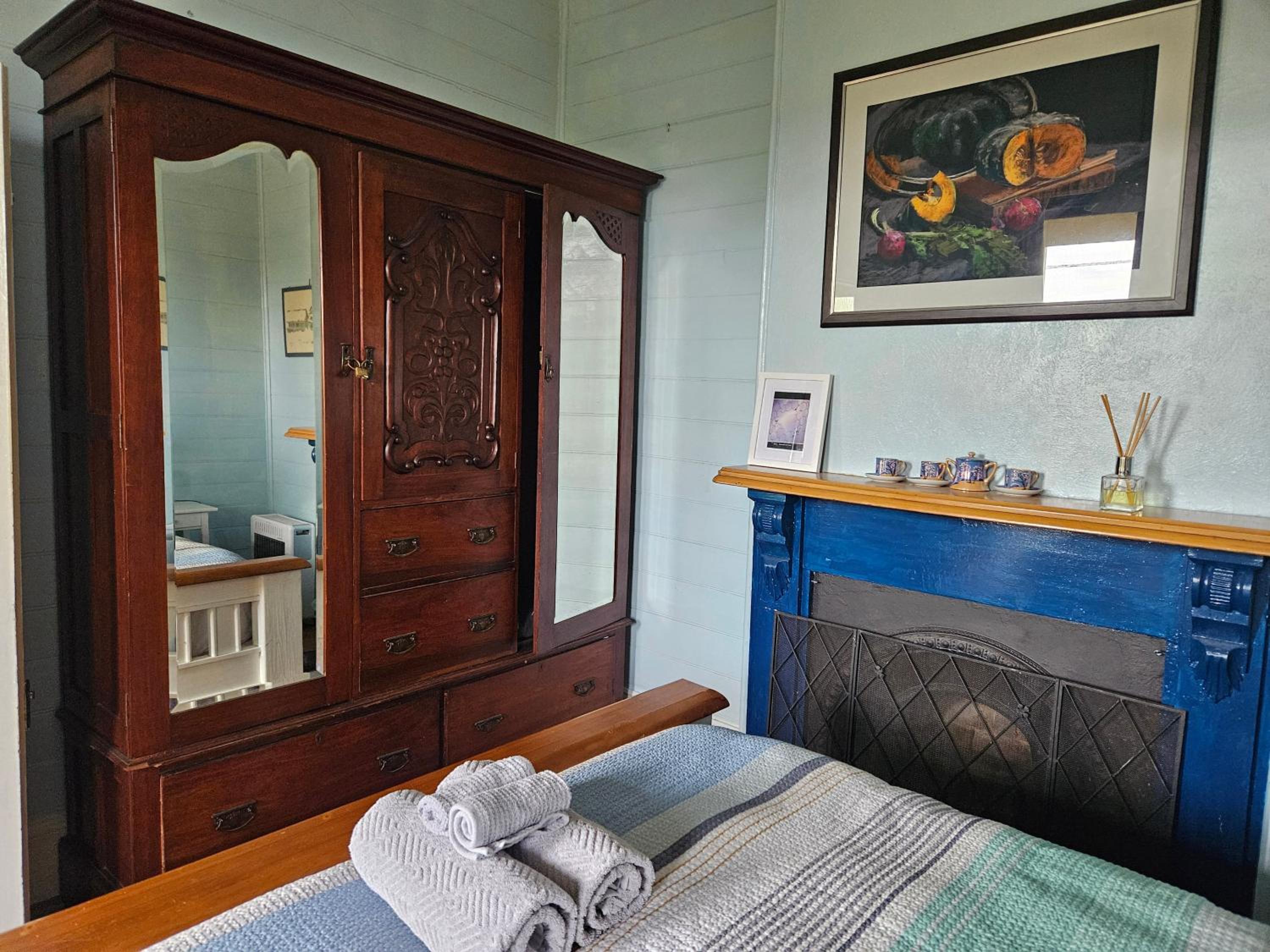 Temora House- classic, pet friendly, close to town