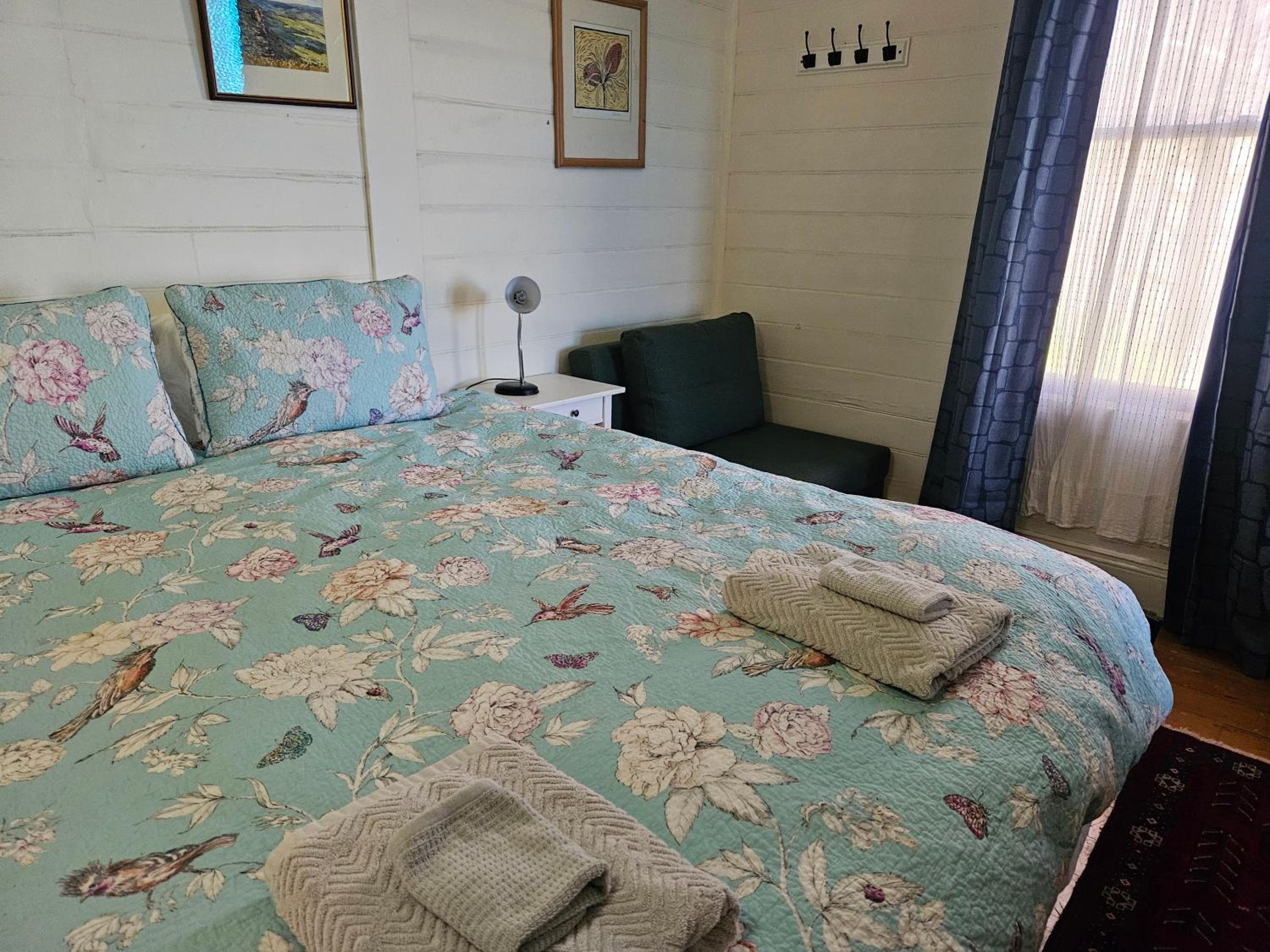 Temora House- classic, pet friendly, close to town