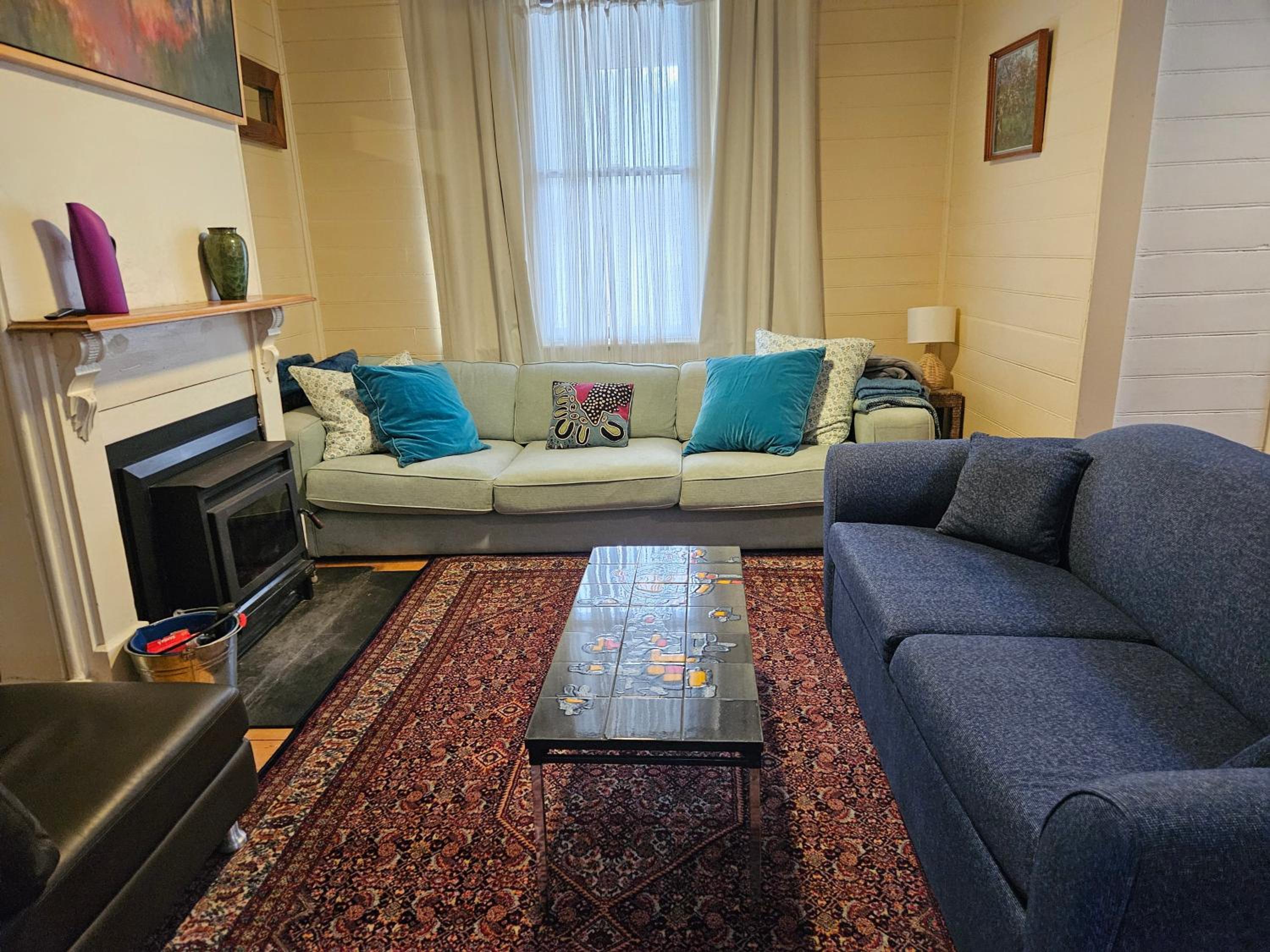 Temora House- classic, pet friendly, close to town