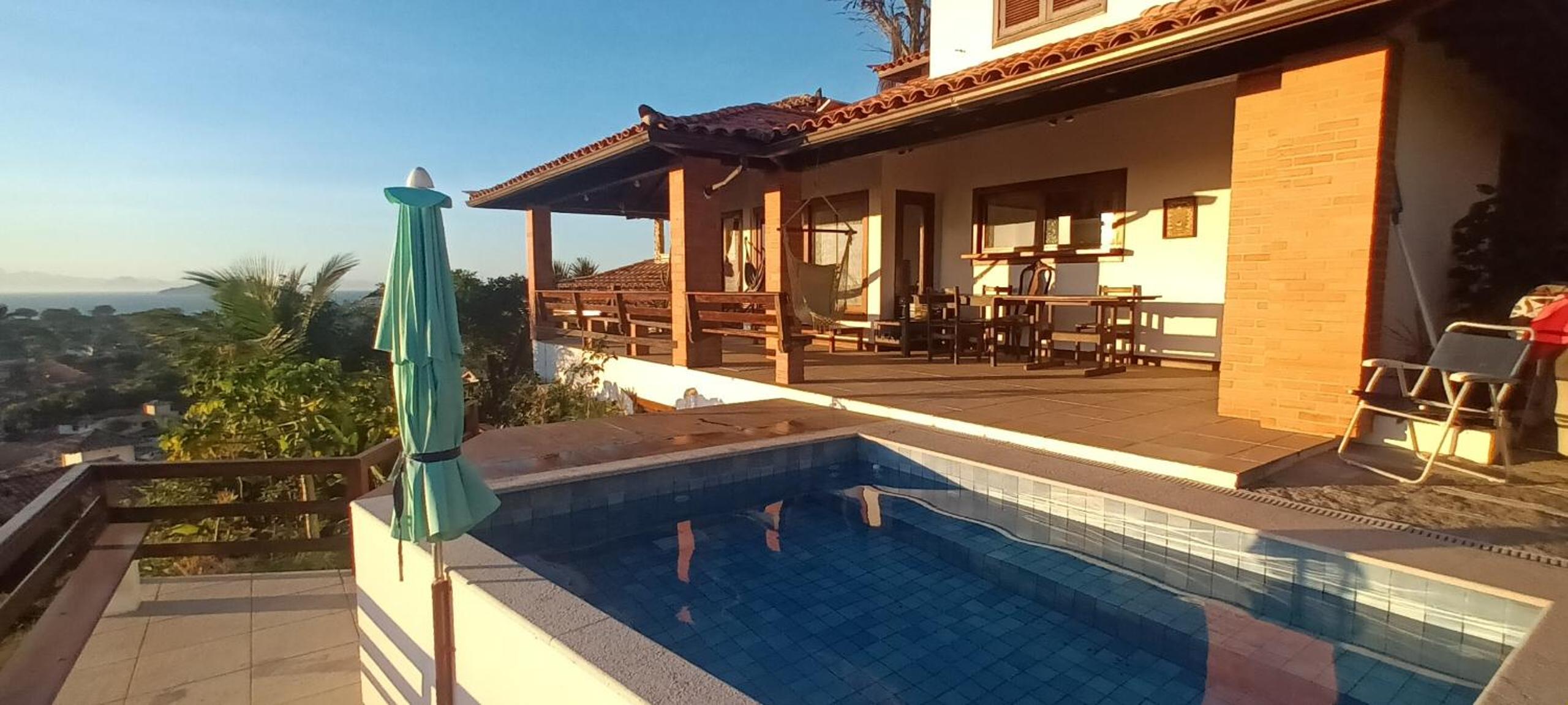 Casa e piscina privativa, vista para o mar em condomínio pé na areia