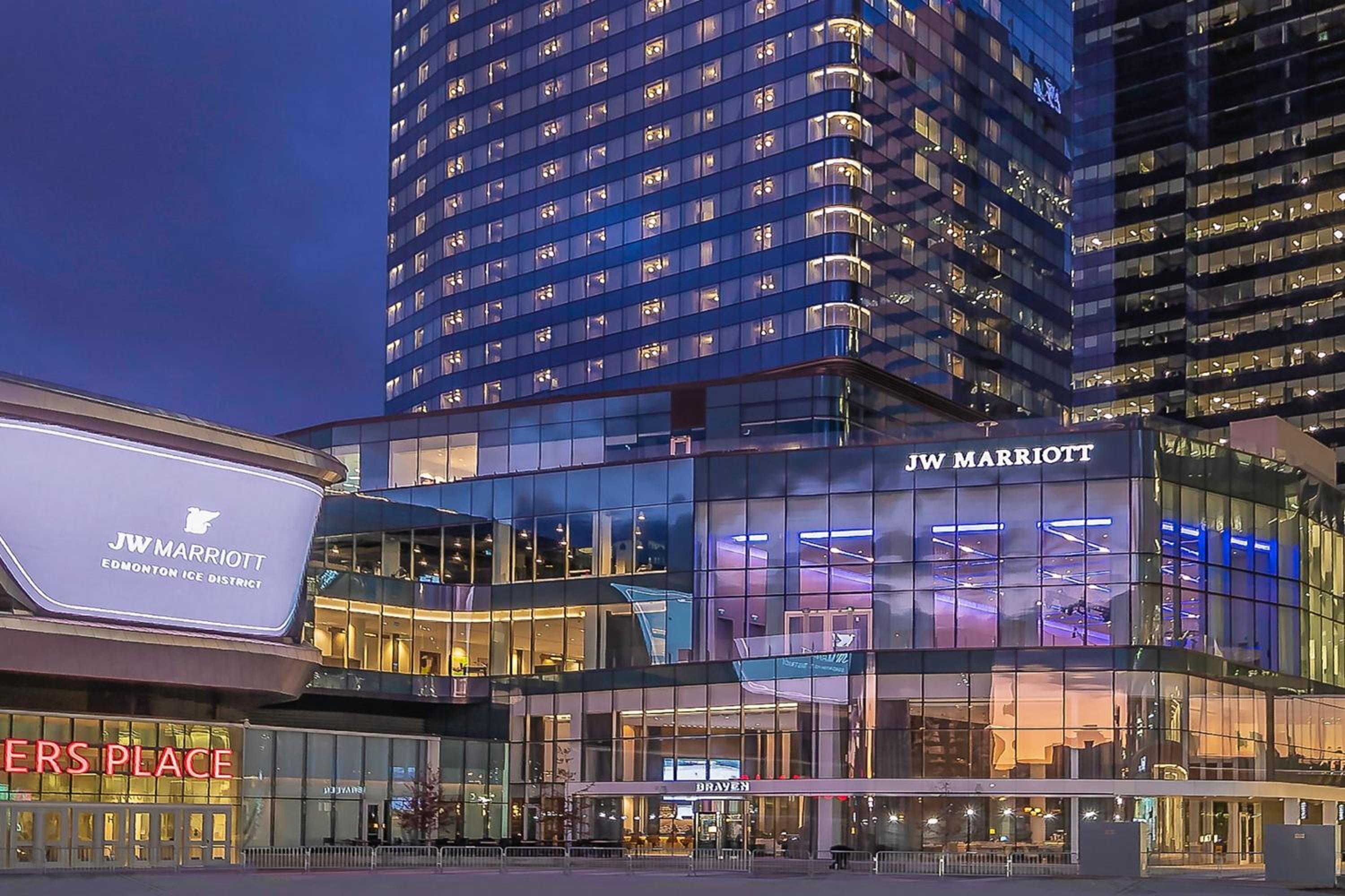Hotel JW Marriott Edmonton ICE District - Image 1