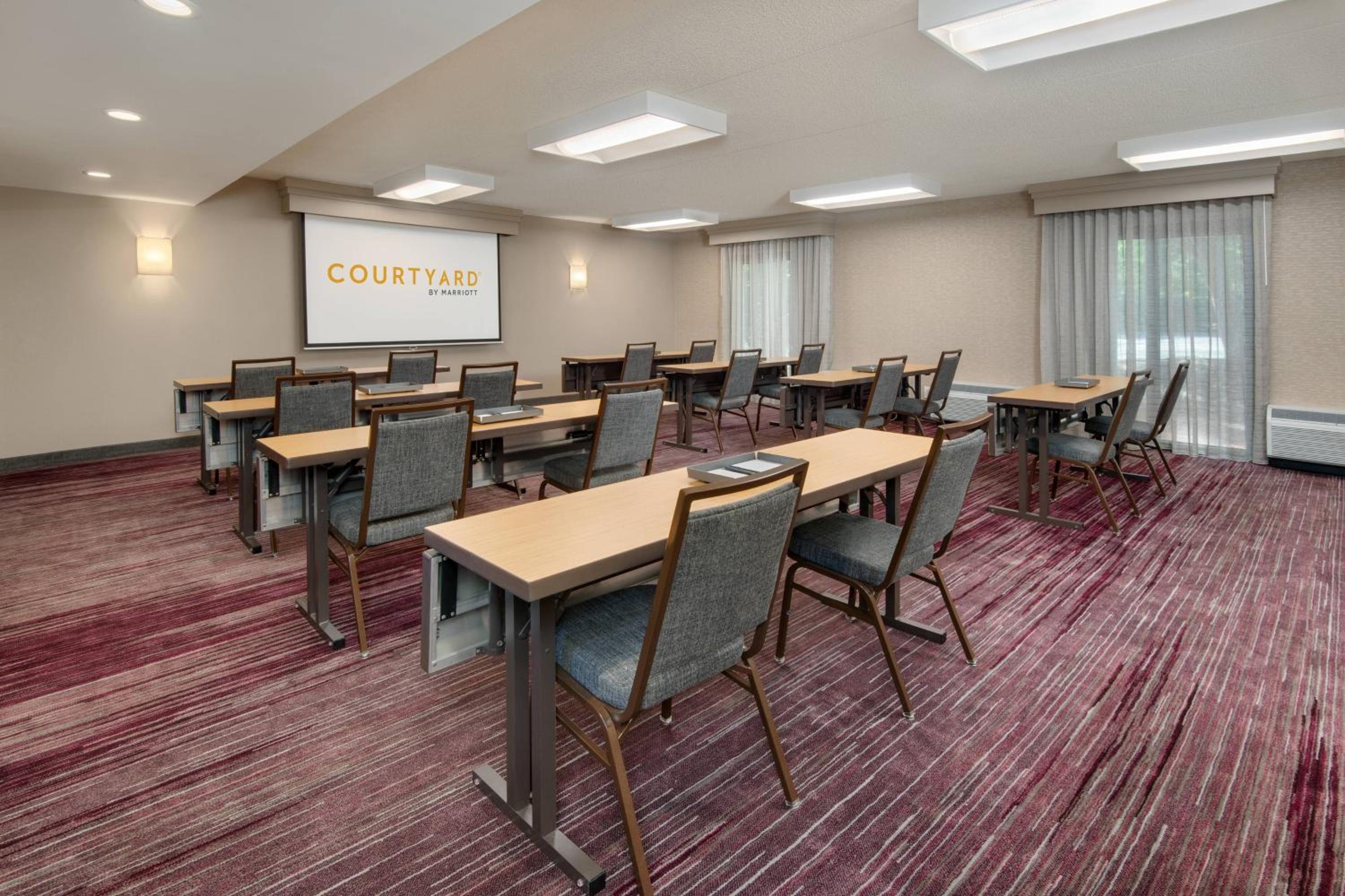 Birmingham Vacations - Courtyard by Marriott Birmingham Homewood - Property Image 4