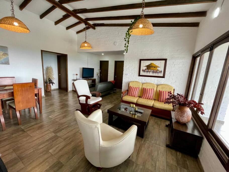 Villa Paraiso, Santa Elena Valle del Cauca