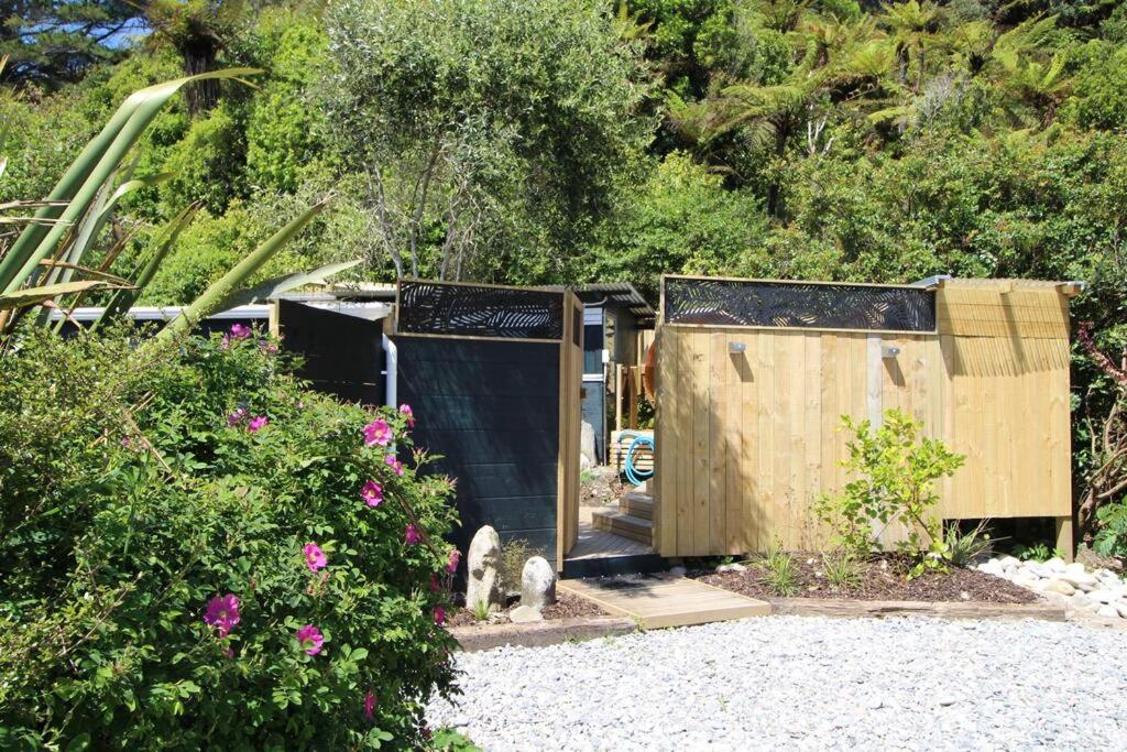 Delightful 1 bedroomed tiny house with sauna view 4
