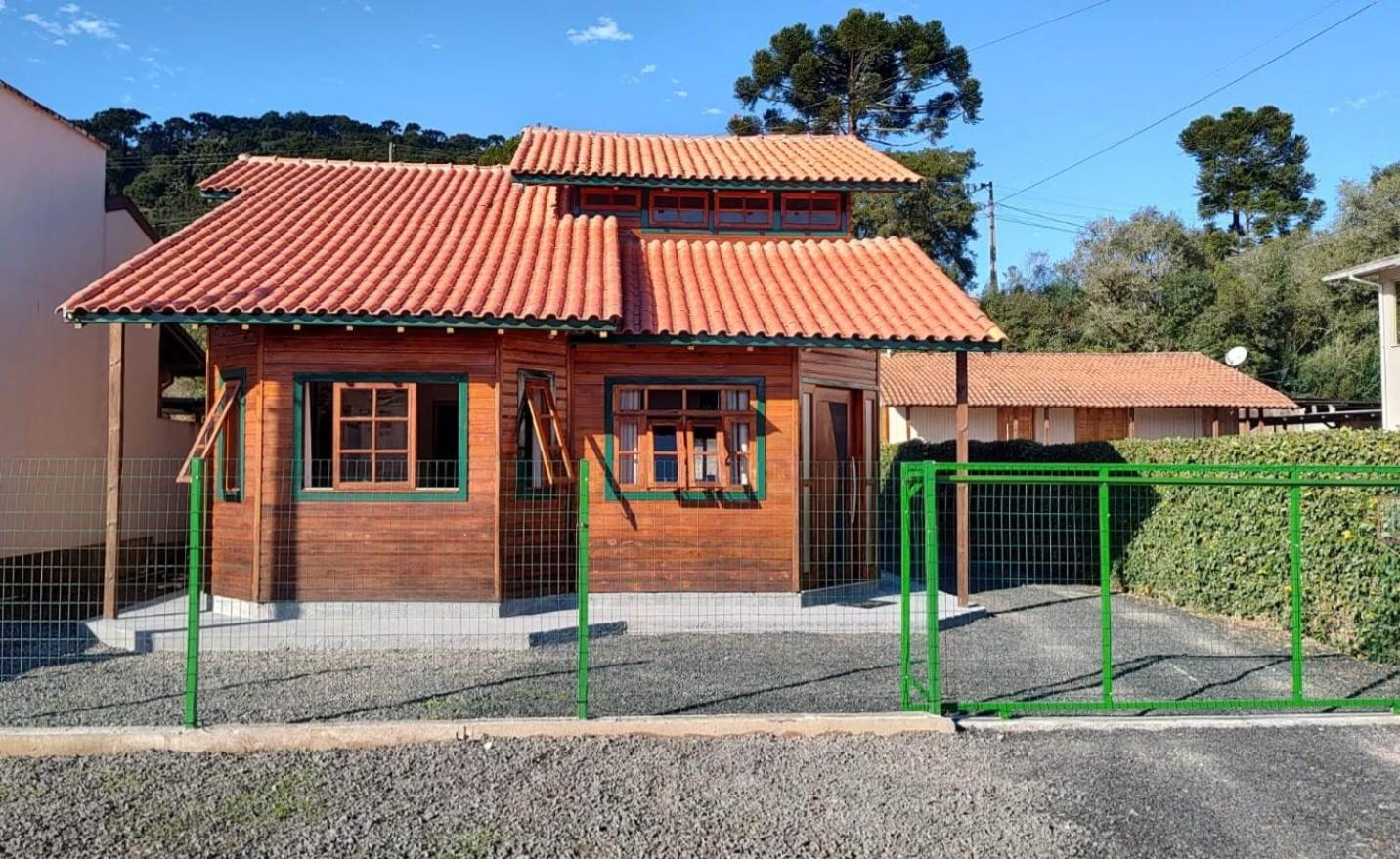 Super Casa de 3 Quartos ao Lado da Igreja Matriz