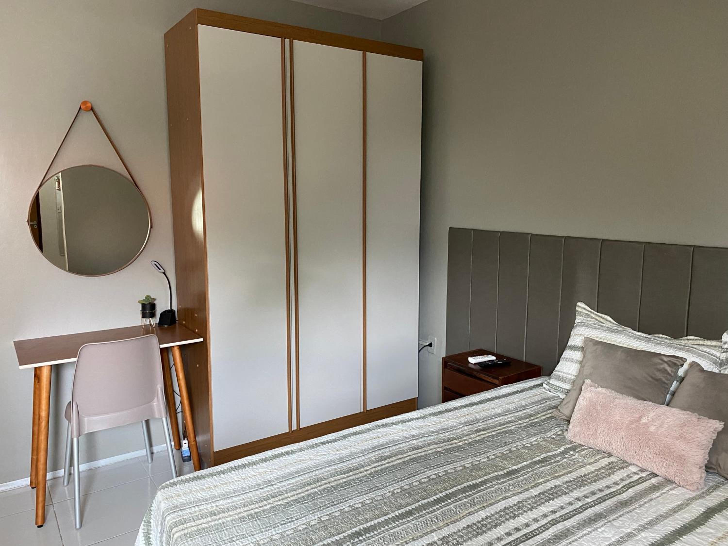 Duplex a 10min PP, com Ar, Internet, Estacionamento - Casa236