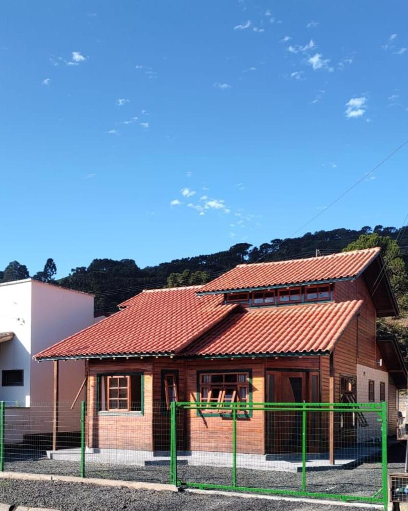 Super Casa de 3 Quartos ao Lado da Igreja Matriz