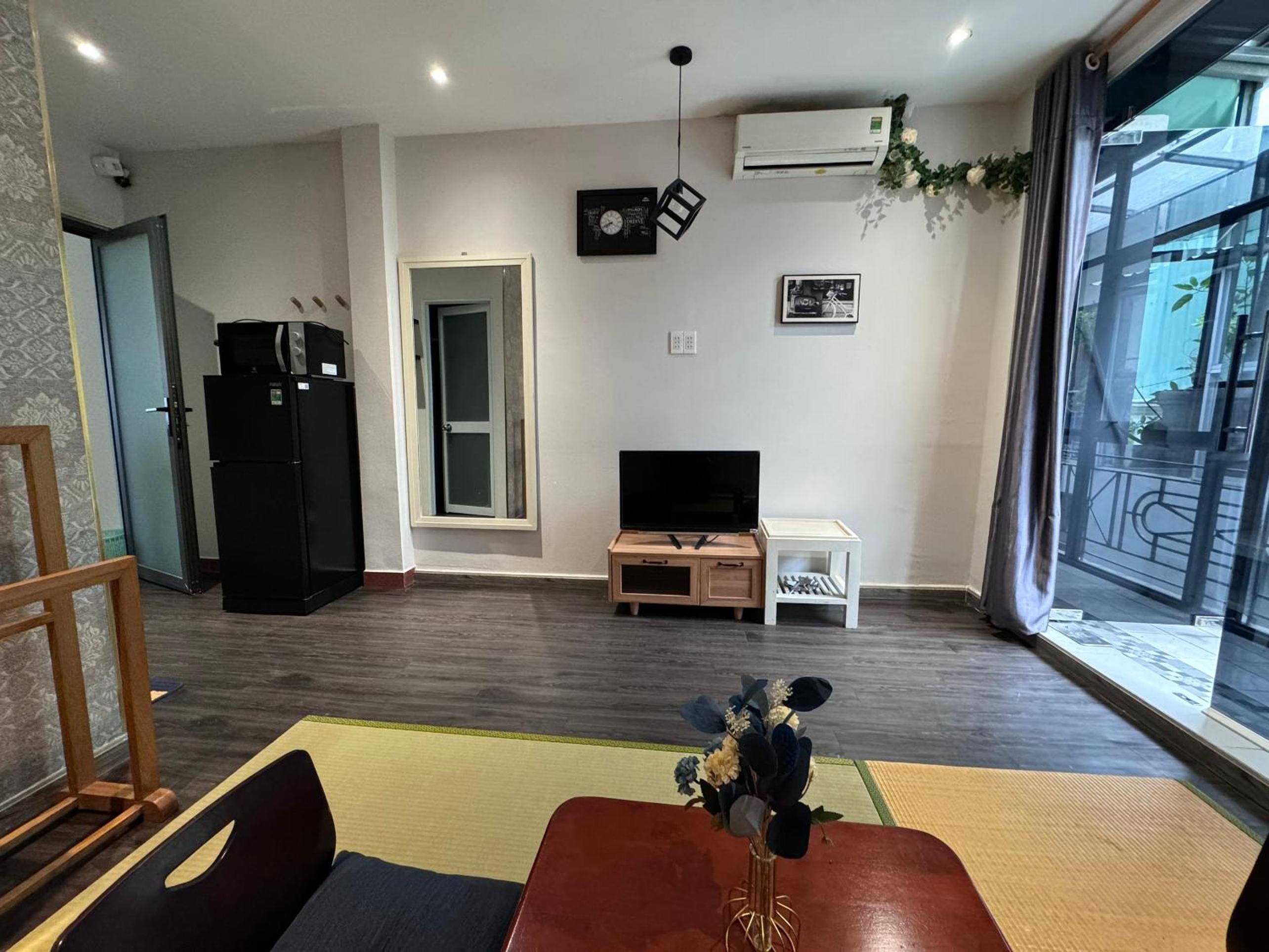 LUXE apartment inside quiet alley