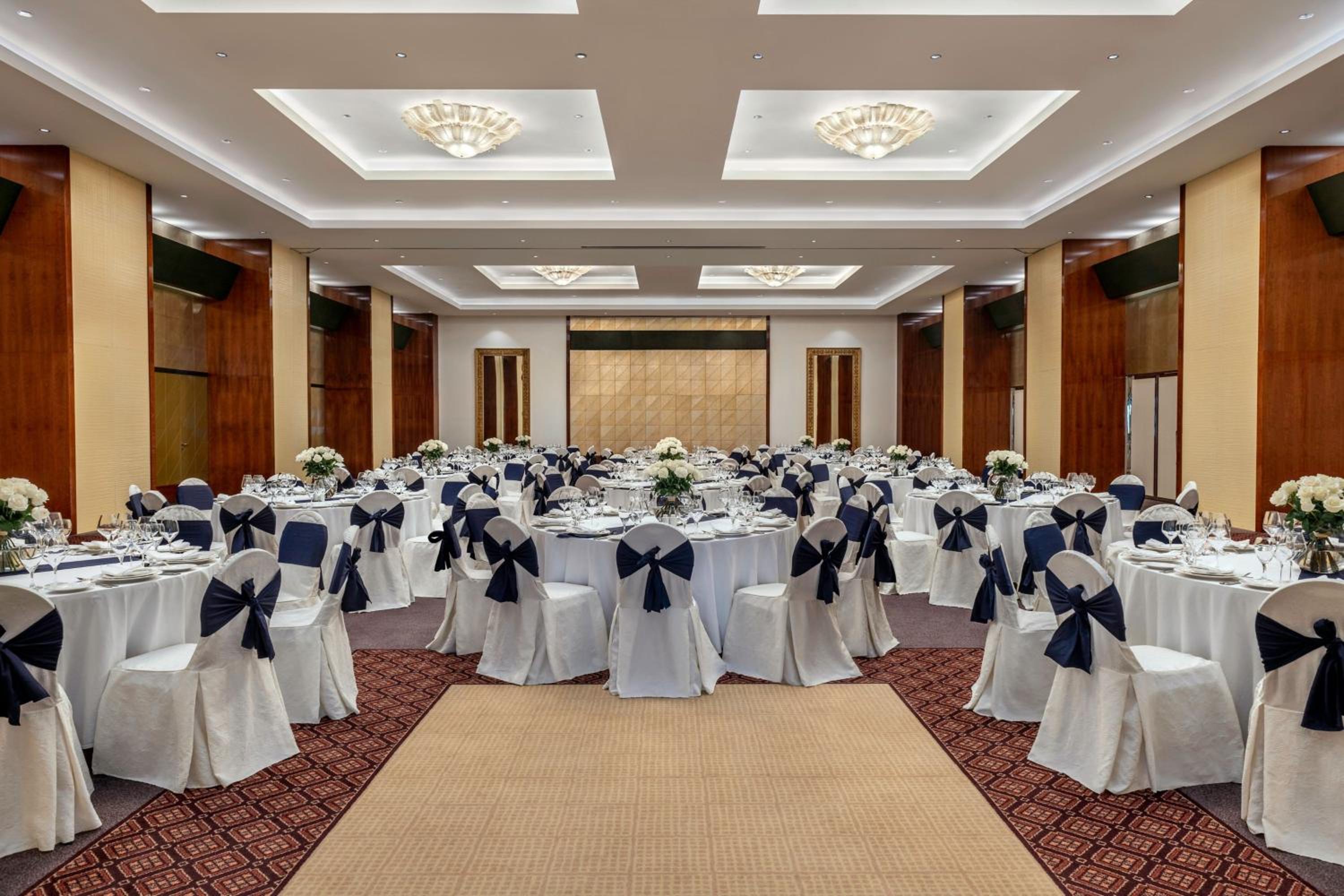 Le Meridien Al Aqah Beach Resort