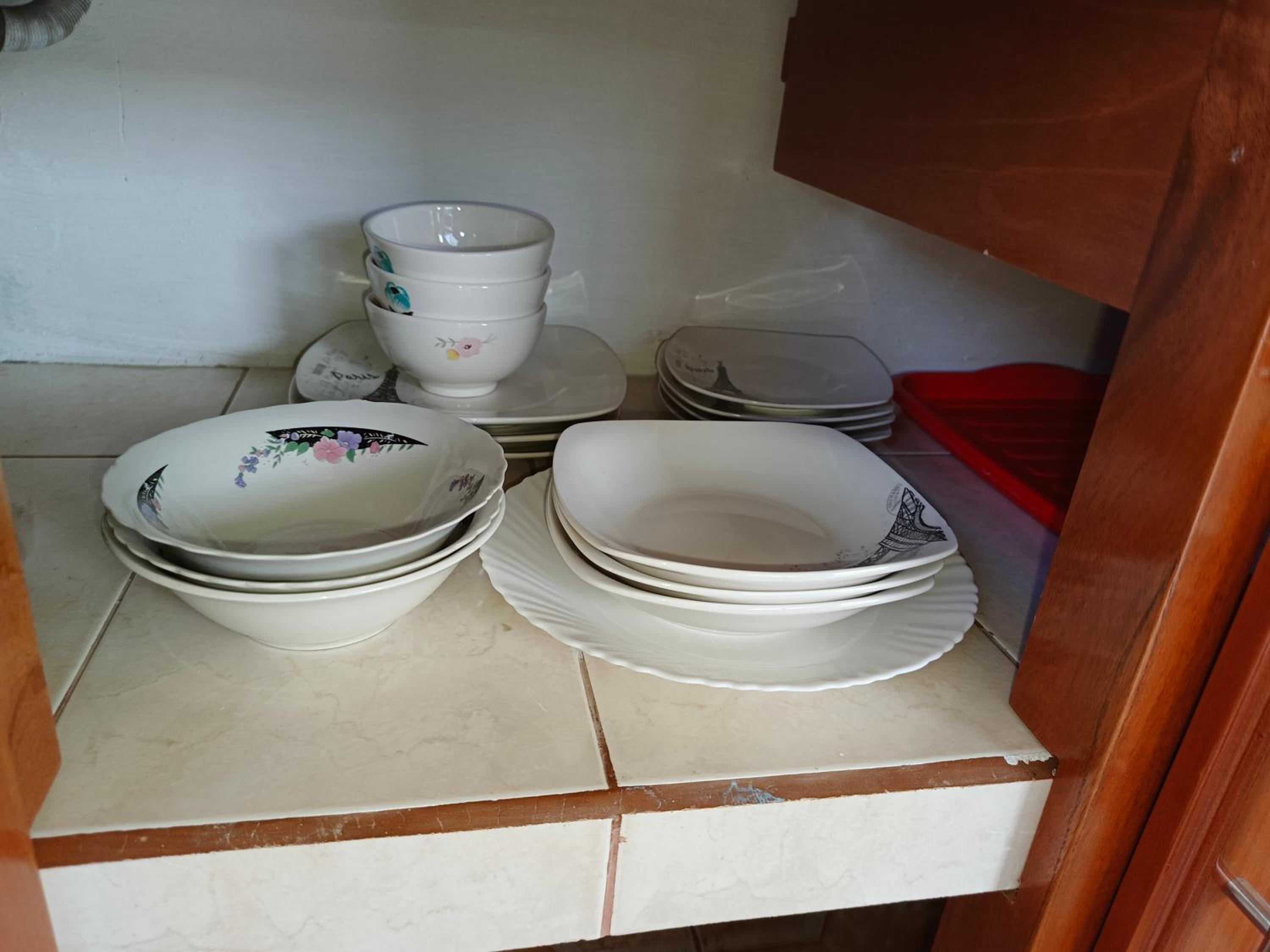 Teresita's House Suites con cocina privada , ideal para parejas, AC, wifi agua caliente, cerca del aeropuerto, a pocos pasos del malecón San Cristóbal