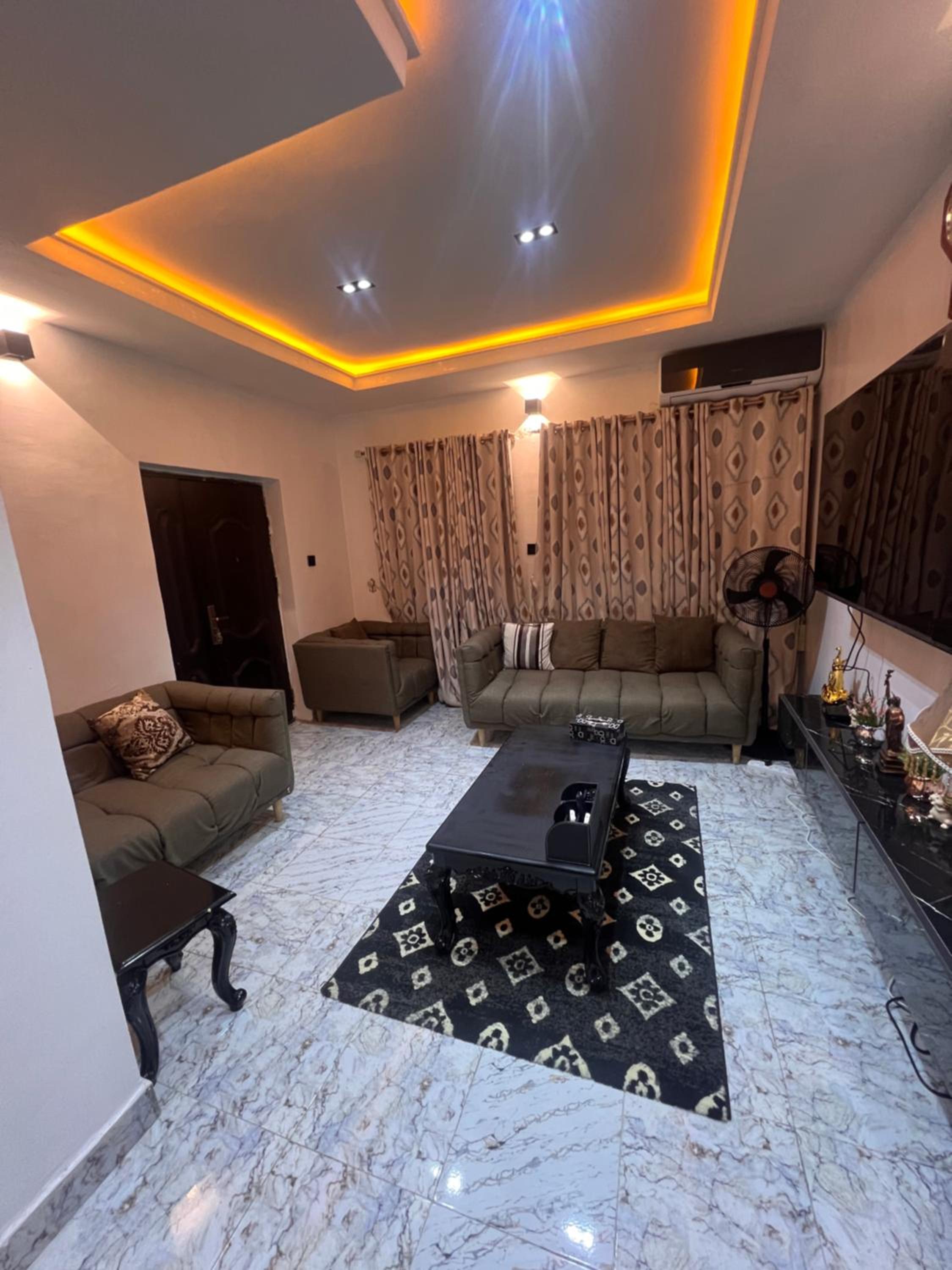 LUXE Apartment at Wuse WI-FI 247 Power, Netflix, YouTube, Airplay, DStv view 3