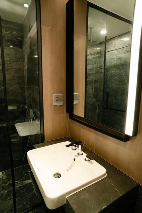 1 Bedroom City View Apartment