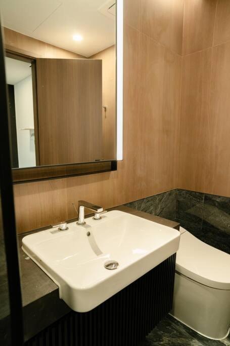 1 Bedroom City View Apartment