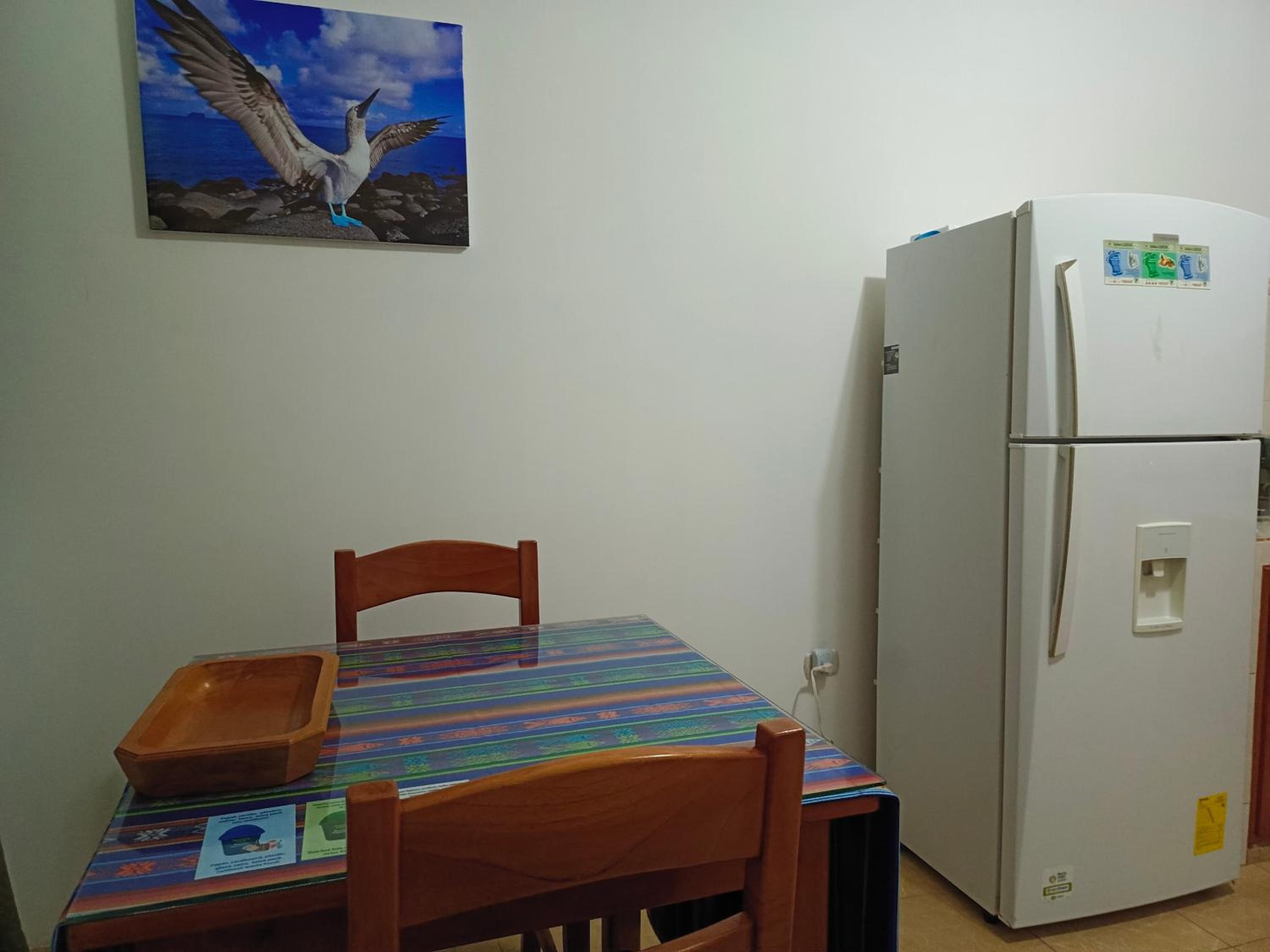 Teresita's House Suites con cocina privada , ideal para parejas, AC, wifi agua caliente, cerca del aeropuerto, a pocos pasos del malecón San Cristóbal