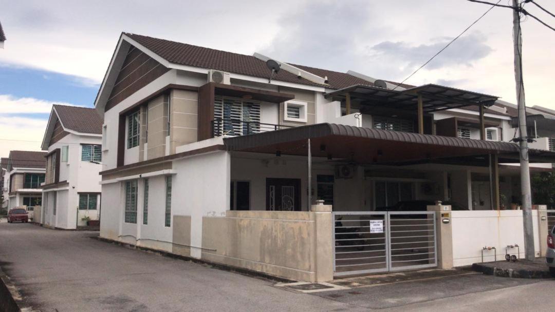 BERTAM KEPALA BATAS GUEST HOUSE for Male ONLY photo 2