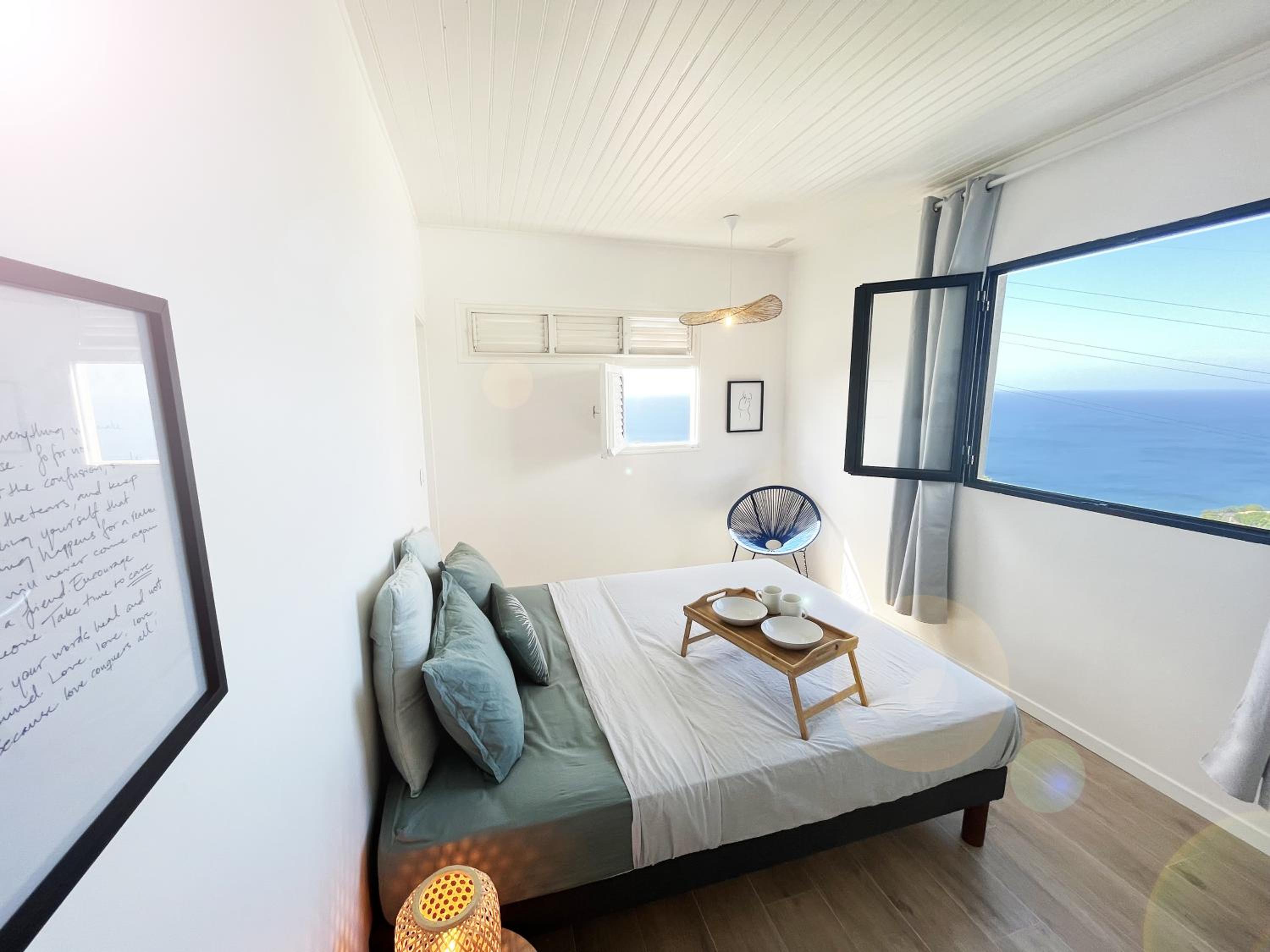 Le cocon bleu , Magnifique T2, vue mer panoramique proche plage et centre ville, Schoelcher