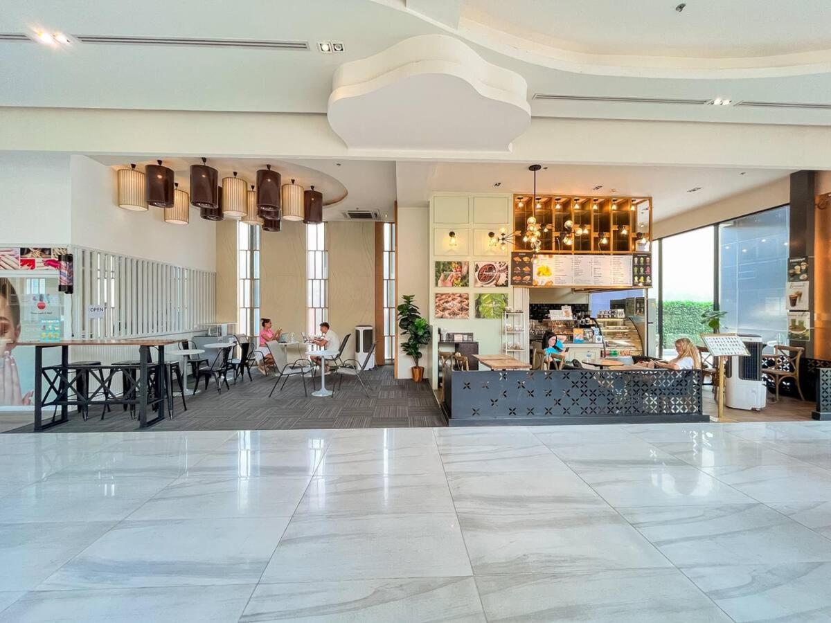 The Astra Luxury Condo in Town view 4