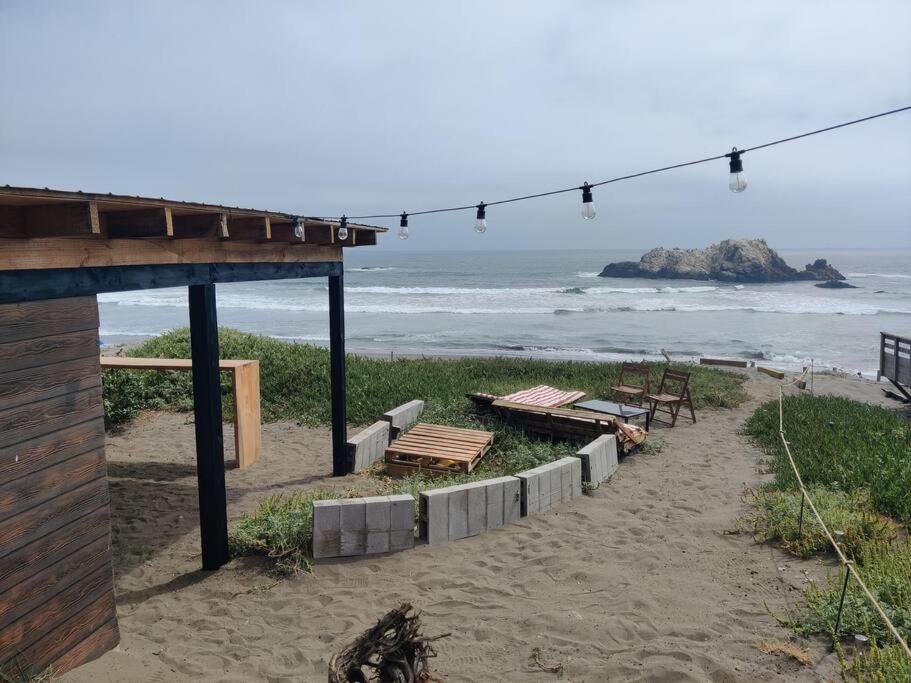 Tinaja a orilla de playa Matanzas