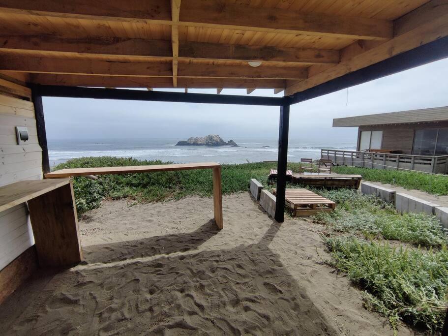 Tinaja a orilla de playa Matanzas