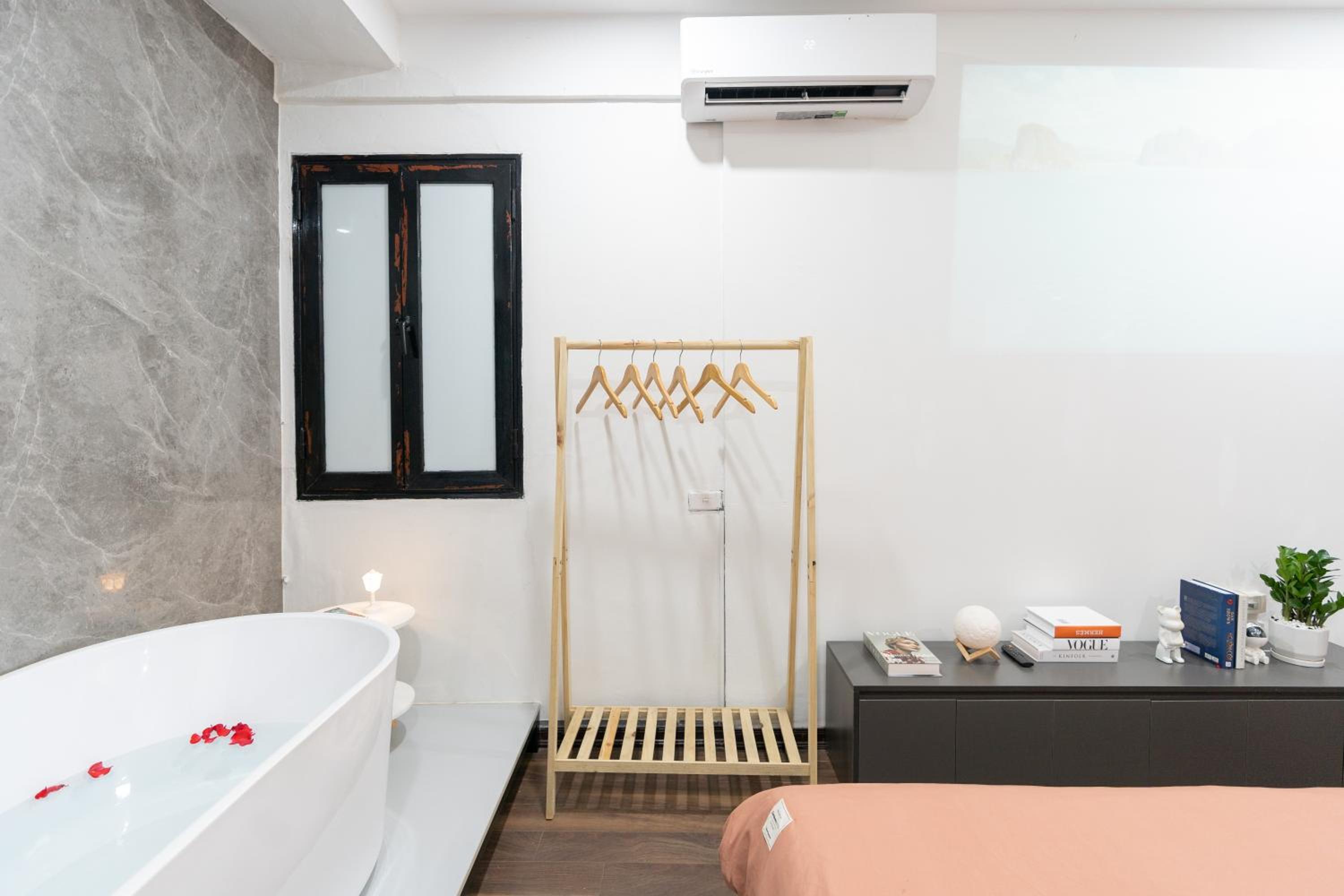 Harmony Home-Projector-Bathtub- Spacious