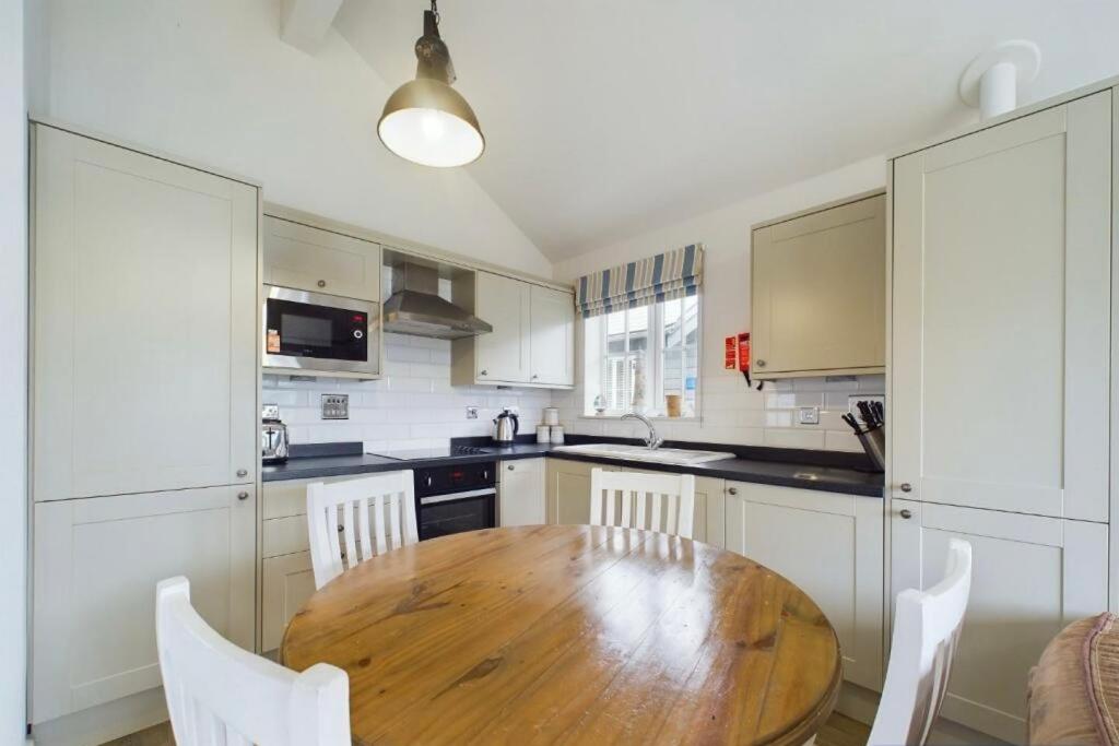 JaBry Beach House Filey view 4
